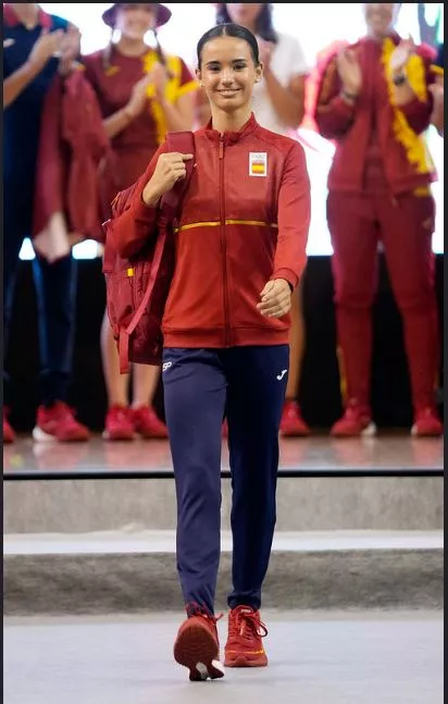 Inés Bergua en la presentación de la ropa de los Juegos. Foto: COE