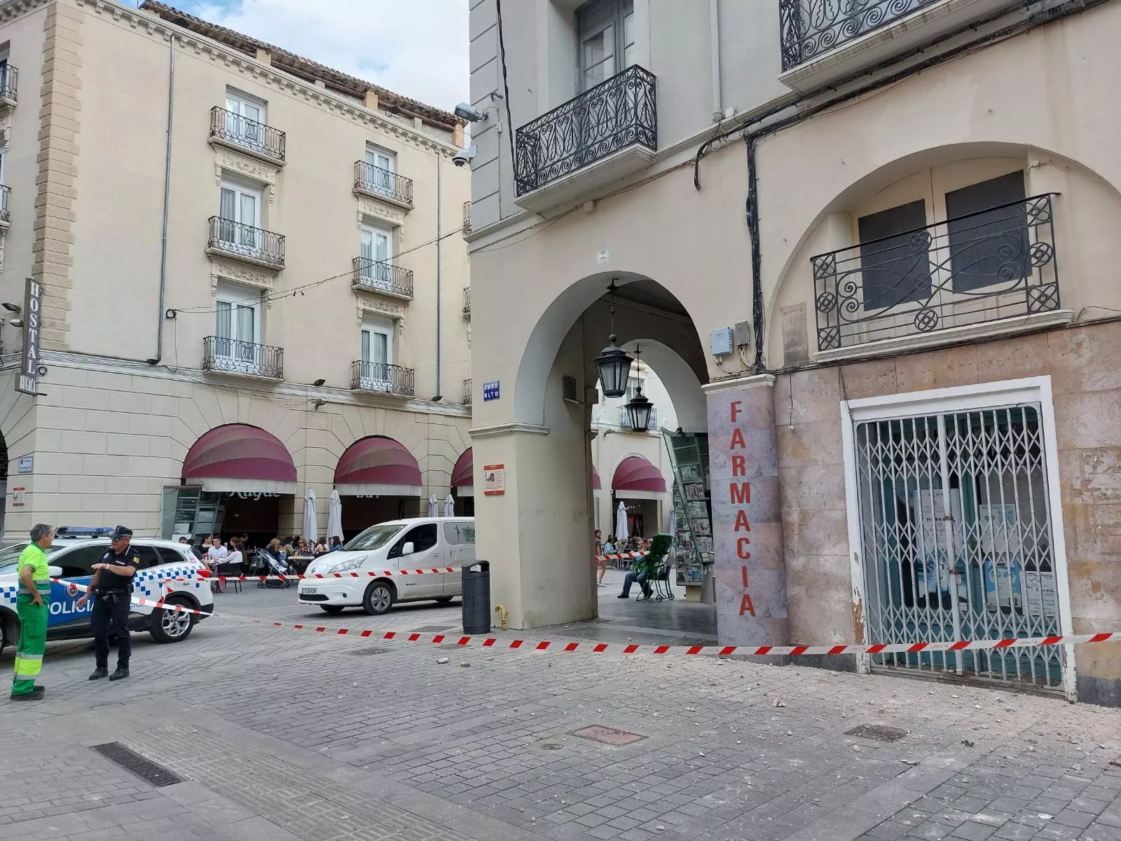 Espacio precintado por la Policía Local en el Coso Alto de Huesca