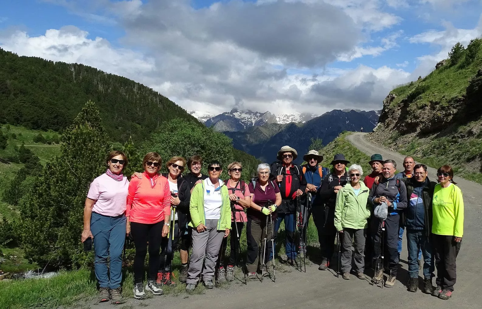 Jornada primaveral por las cascadas del Boom. Pista del Ubago