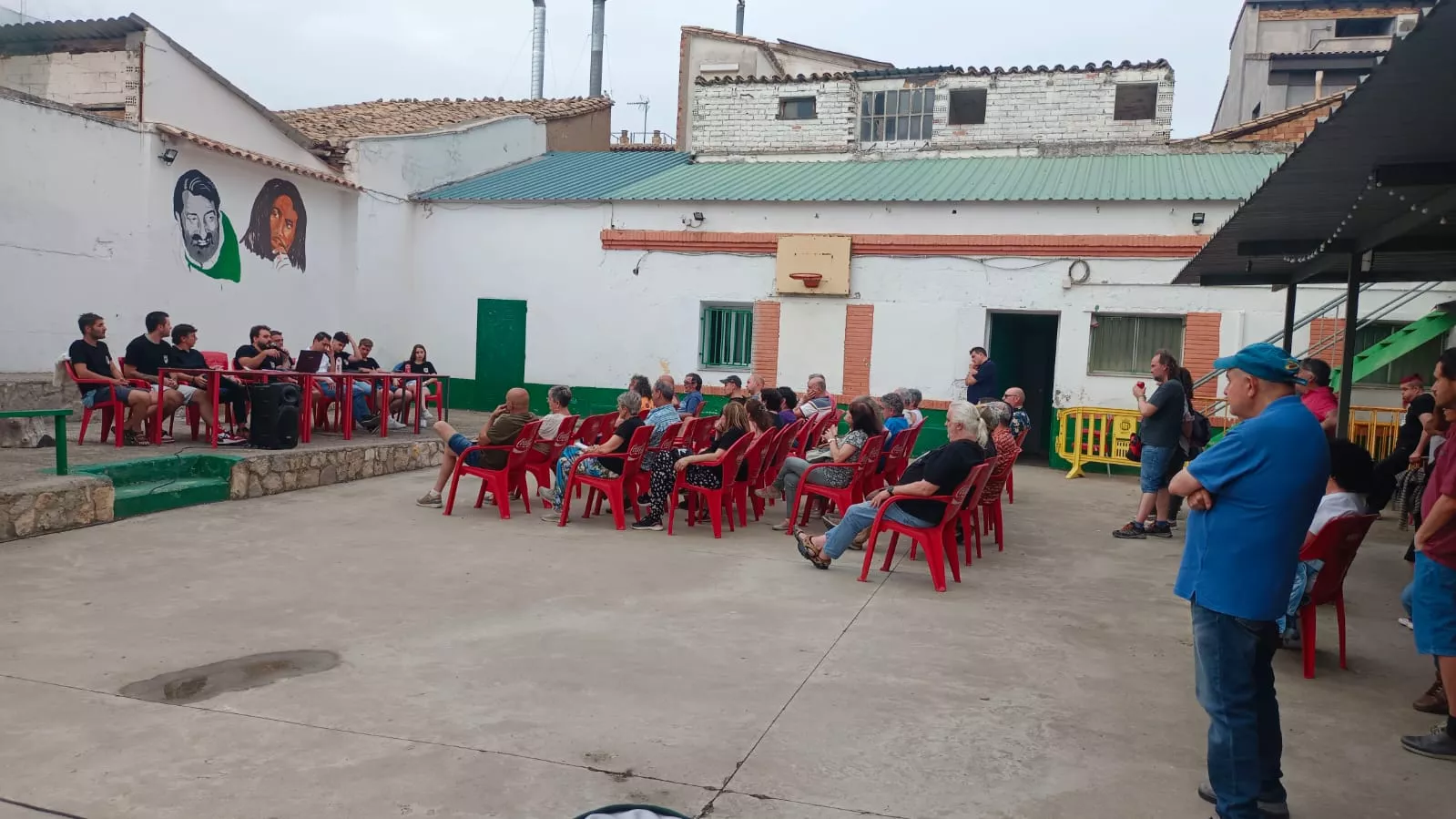 Asamblea celebrada recientemente por la Peña Alegría Laurentina en el Jai-Alai.