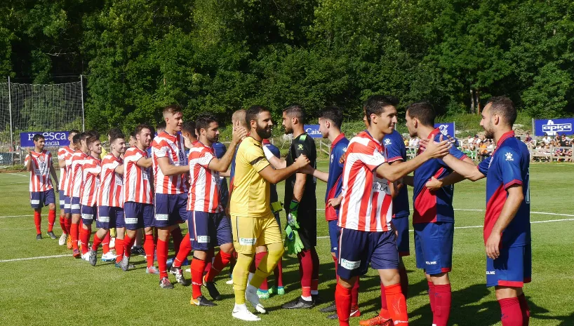 Imagen del penúltimo amistoso de la SD Huesca en Benasque, que fue contra el Atlético Monzón (5-0). Foto: SDH