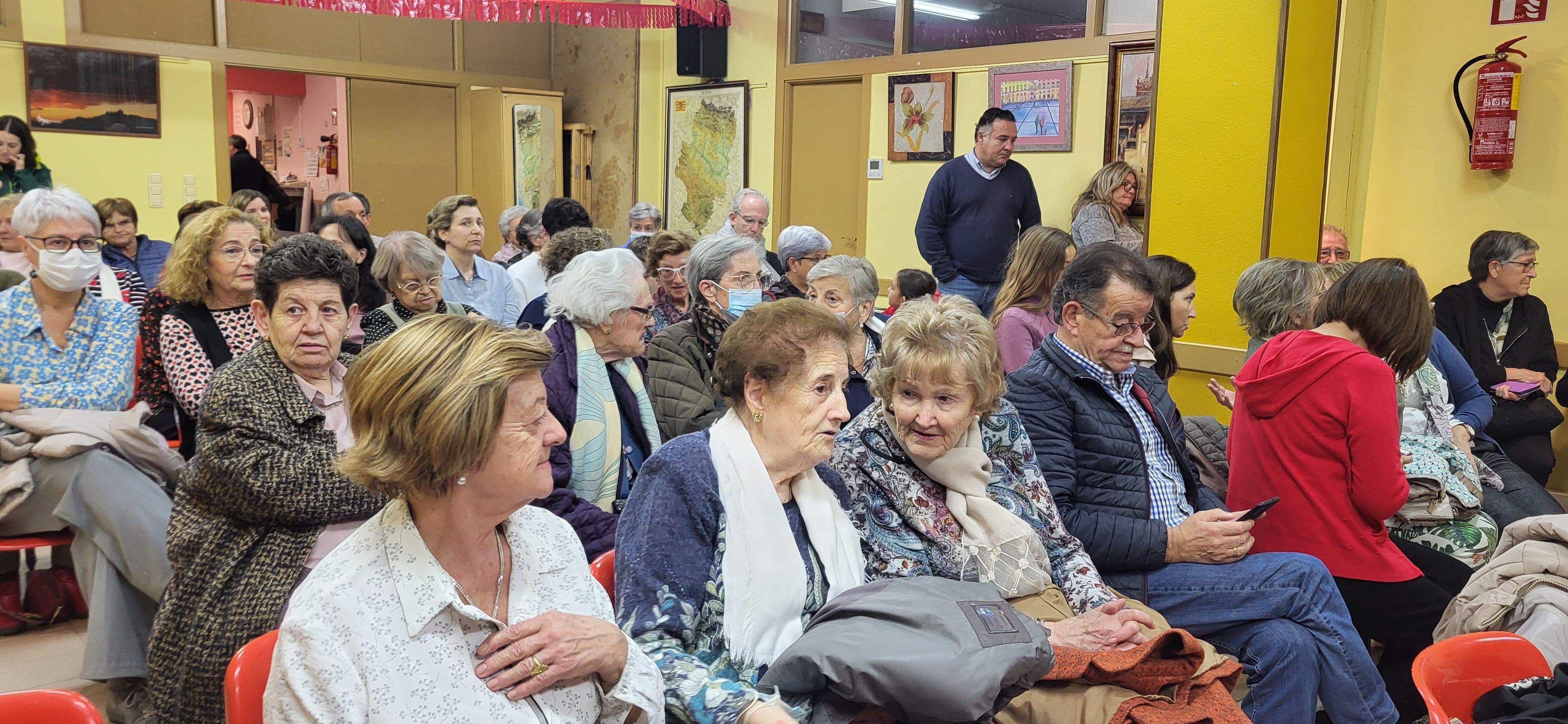 Imágenes del homenaje a Angelines Palacio. Foto Myriam Martínez