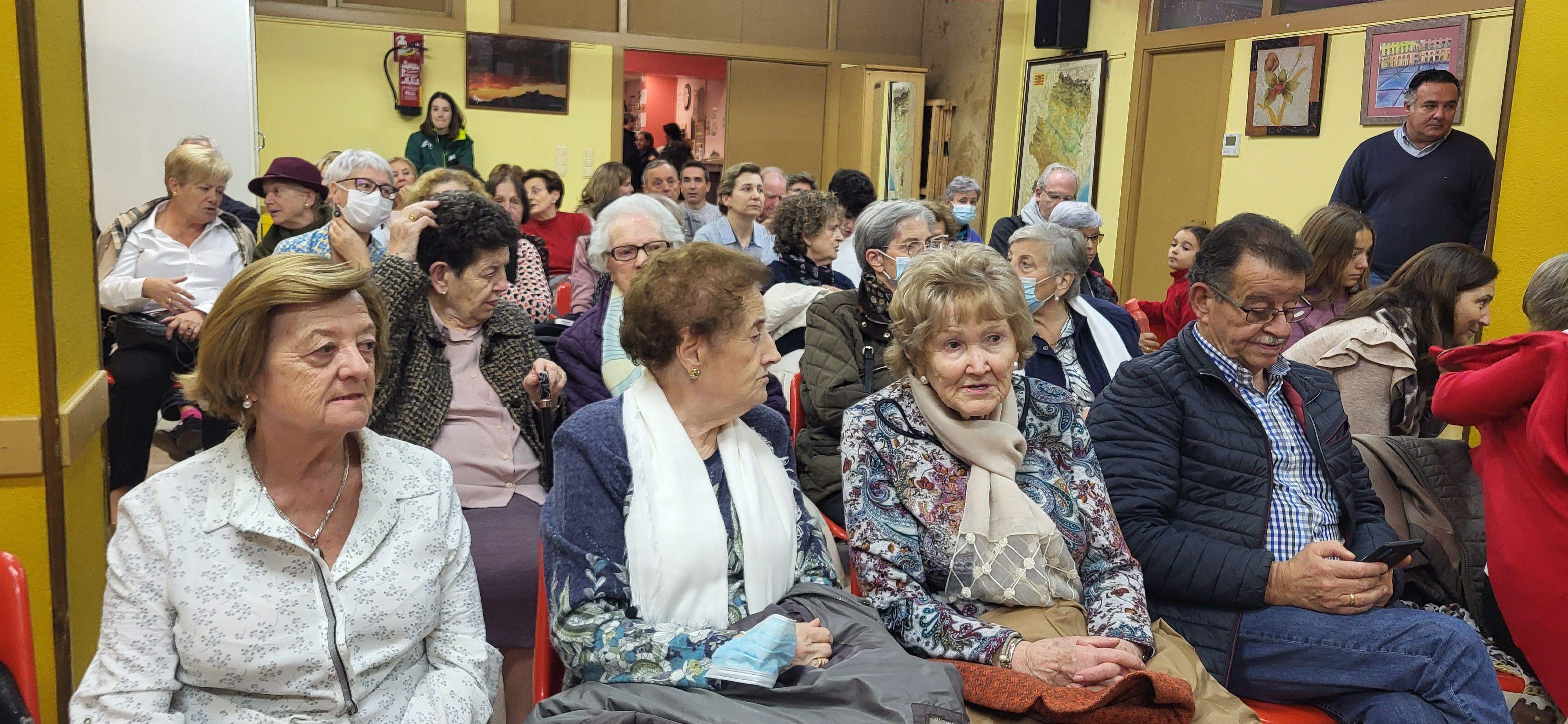 Imágenes del homenaje a Angelines Palacio. Foto Myriam Martínez 