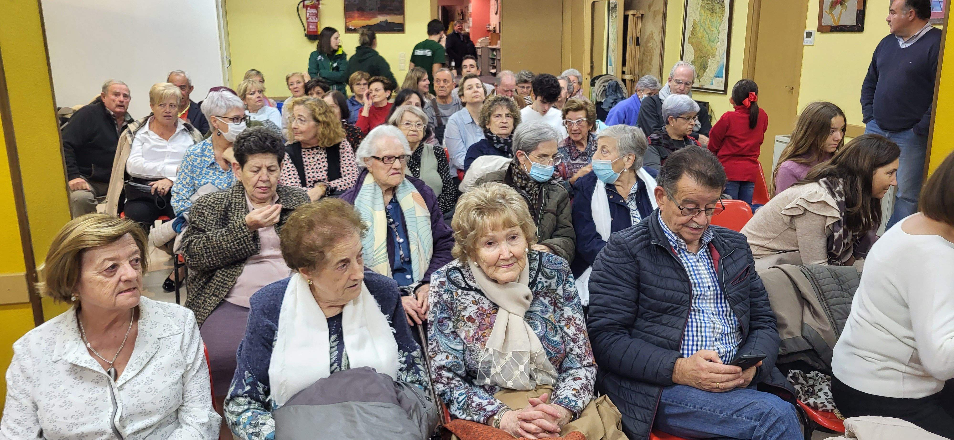 Imágenes del homenaje a Angelines Palacio. Foto Myriam Martínez 