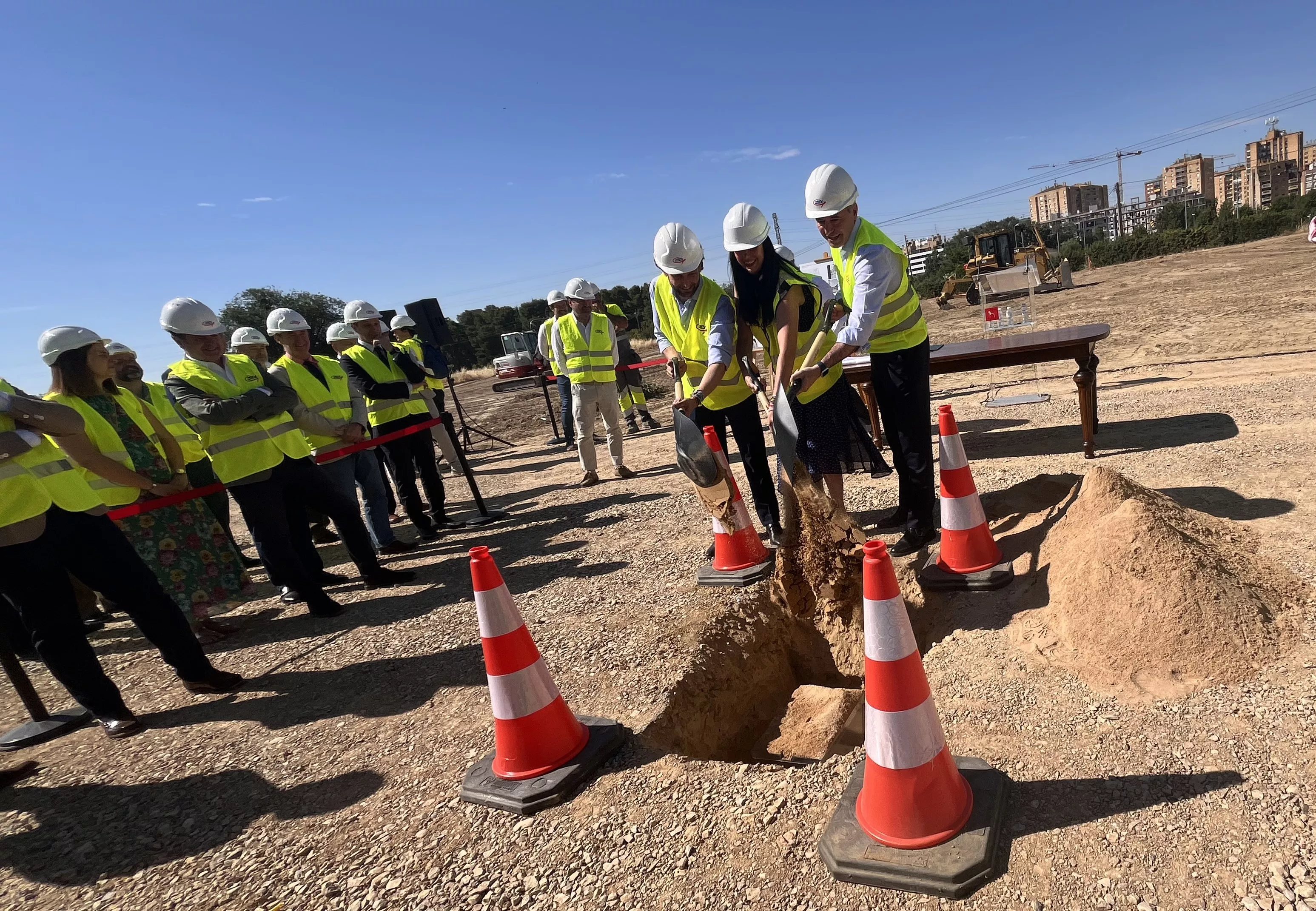 Acto de colocación de la primera piedra del Centro de Emergencias y Seguridad Ciudadana de Huesca. Foto Mercedes Manterola
