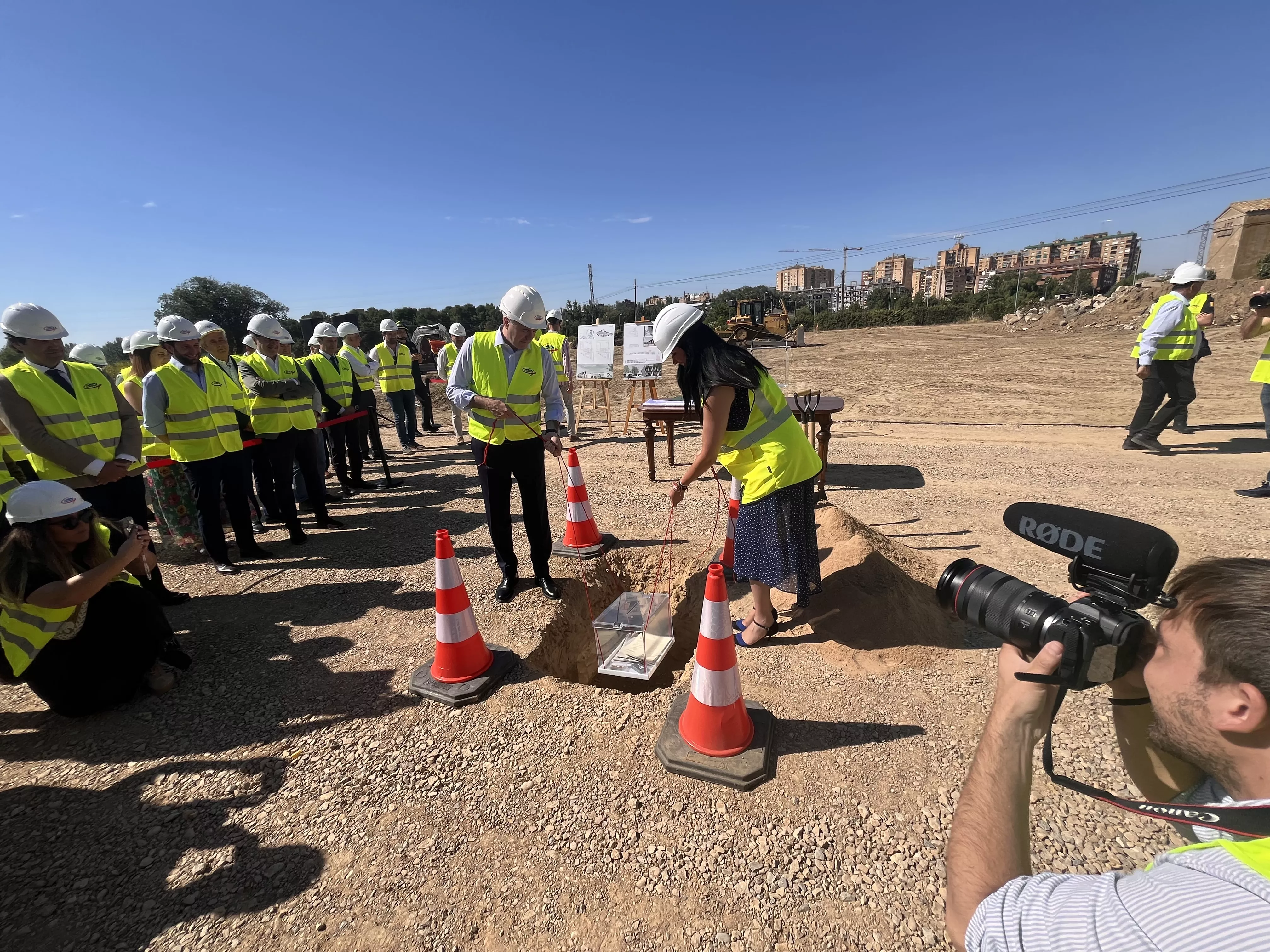 Acto de colocación de la primera piedra del Centro de Emergencias y Seguridad Ciudadana de Huesca. Foto Mercedes Manterola