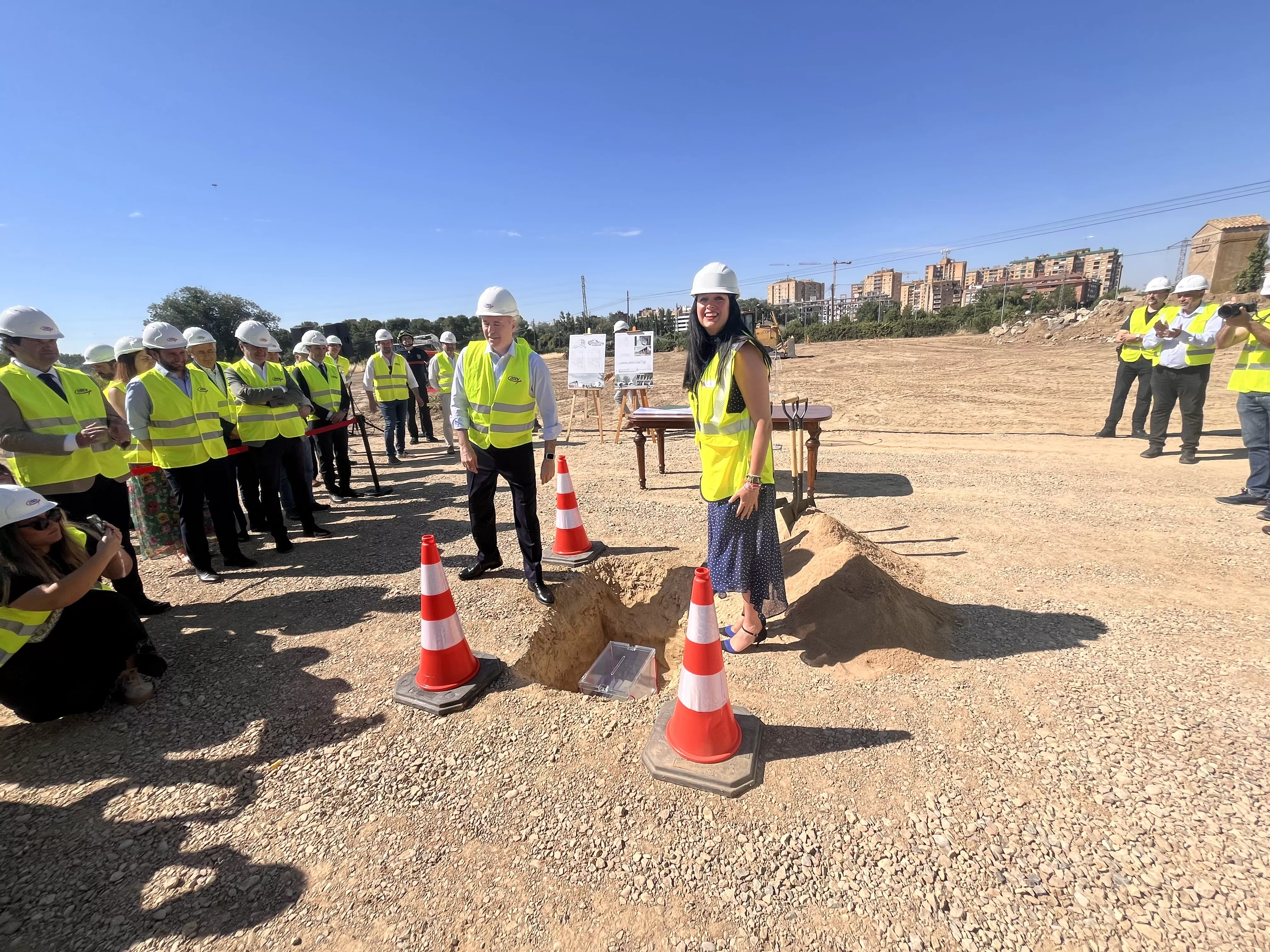 Acto de colocación de la primera piedra del Centro de Emergencias y Seguridad Ciudadana de Huesca. Foto Mercedes Manterola
