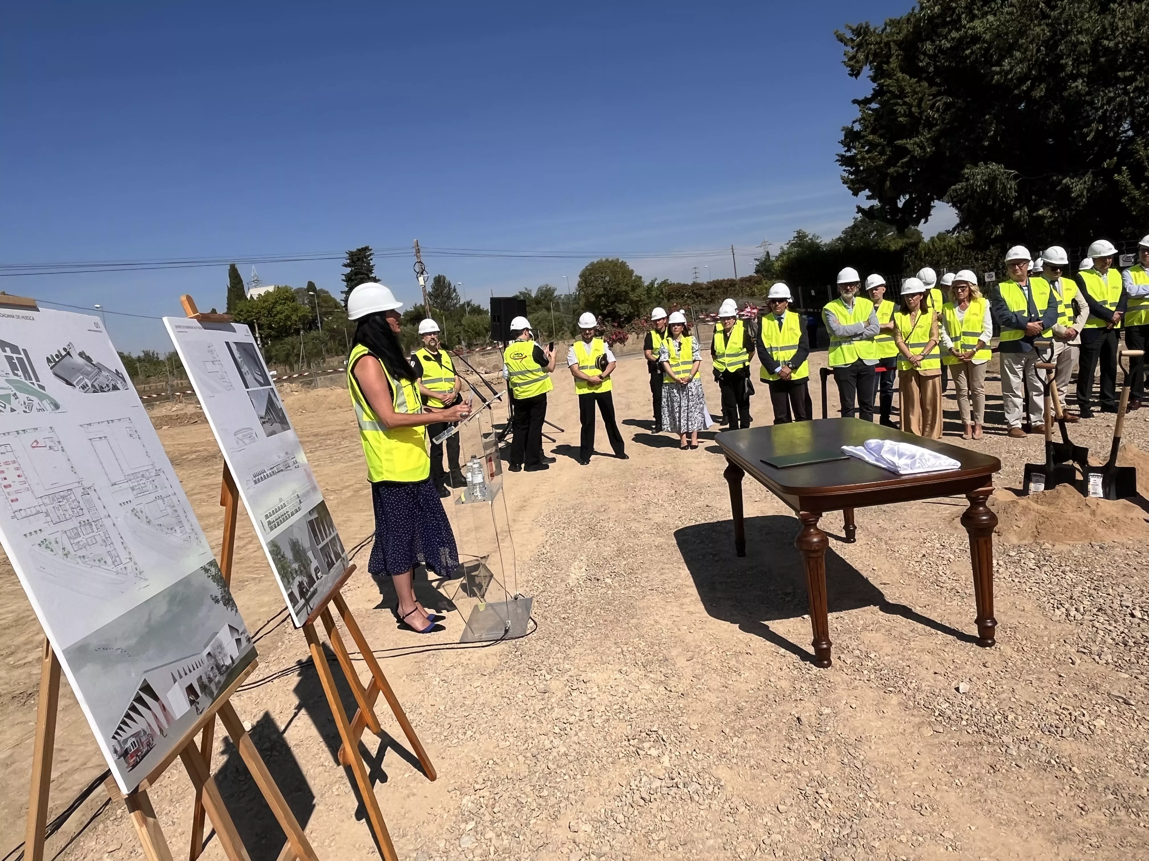 Acto de colocación de la primera piedra del Centro de Emergencias y Seguridad Ciudadana de Huesca. Foto Mercedes Manterola