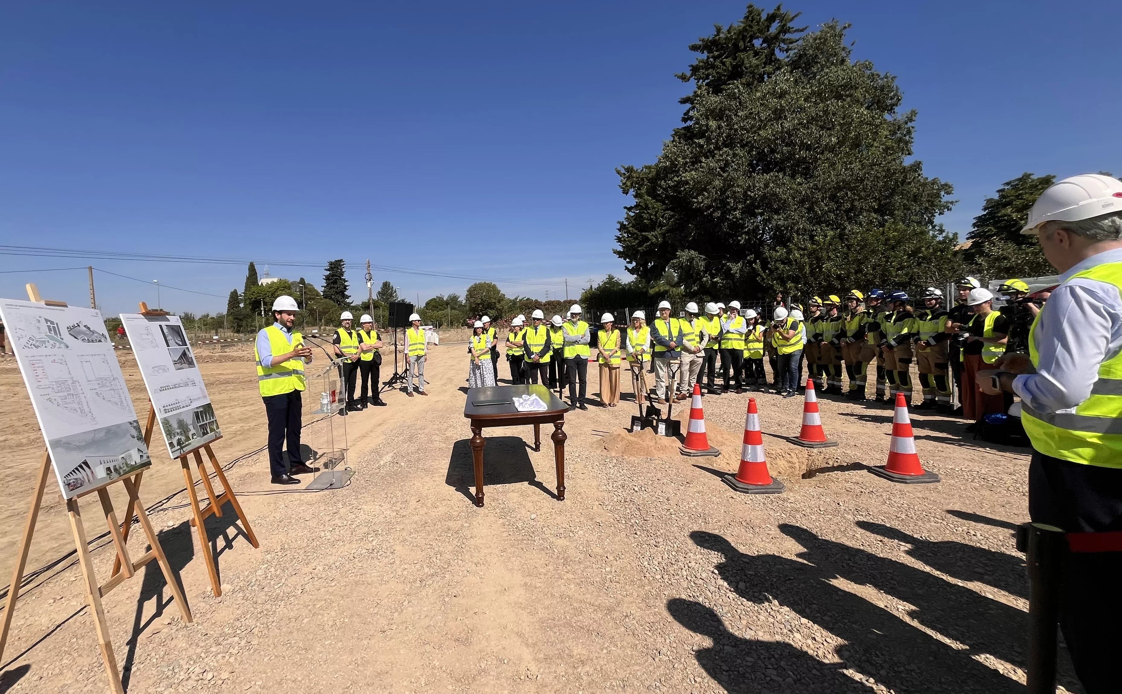 Acto de colocación de la primera piedra del Centro de Emergencias y Seguridad Ciudadana de Huesca. Foto Mercedes Manterola