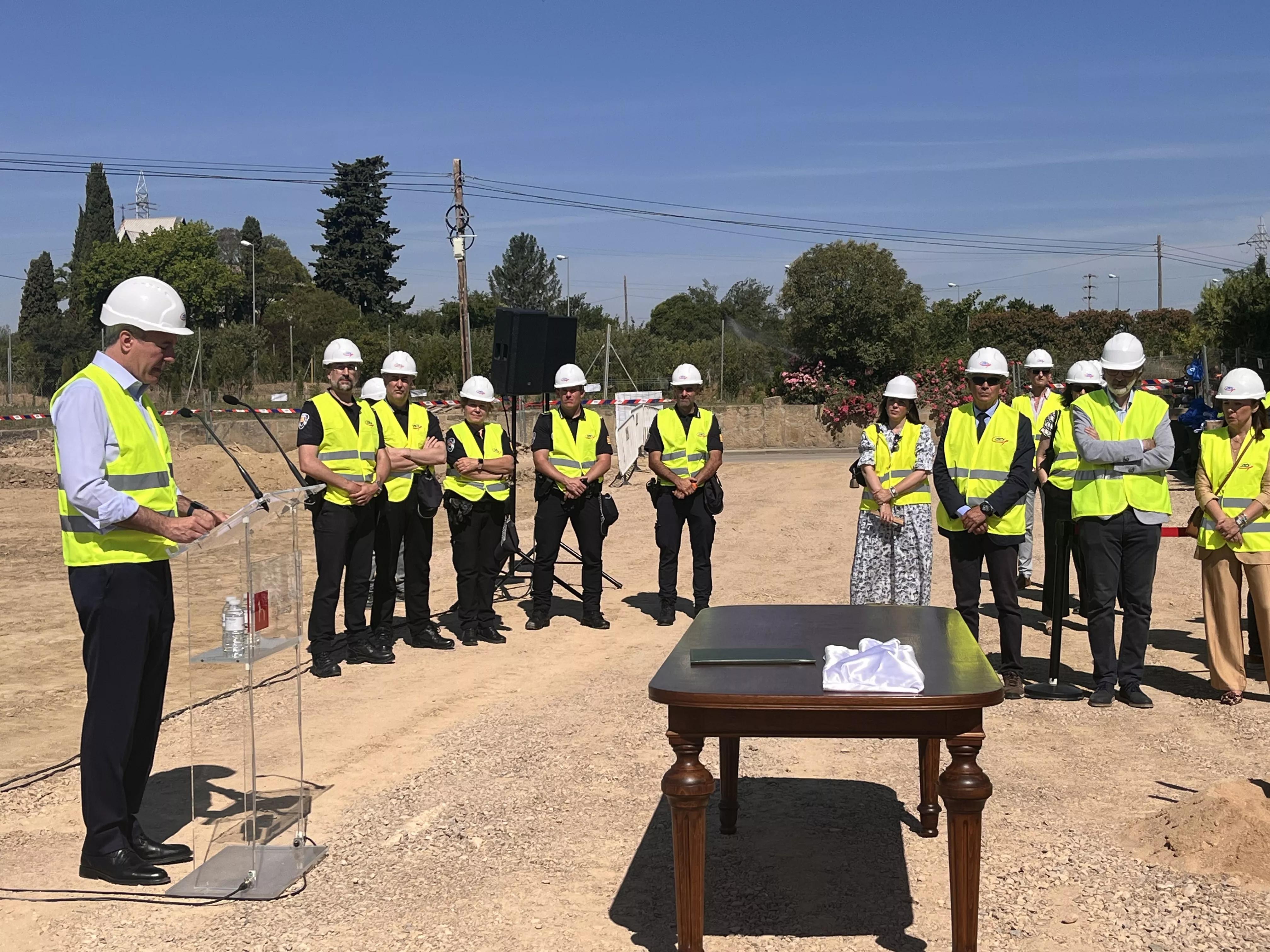 Acto de colocación de la primera piedra del Centro de Emergencias y Seguridad Ciudadana de Huesca. Foto Mercedes Manterola