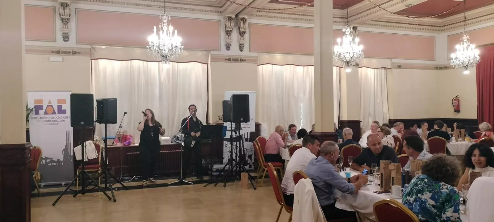 La Federación de Asociaciones de la Construcción de Huesca celebrando San Antón 