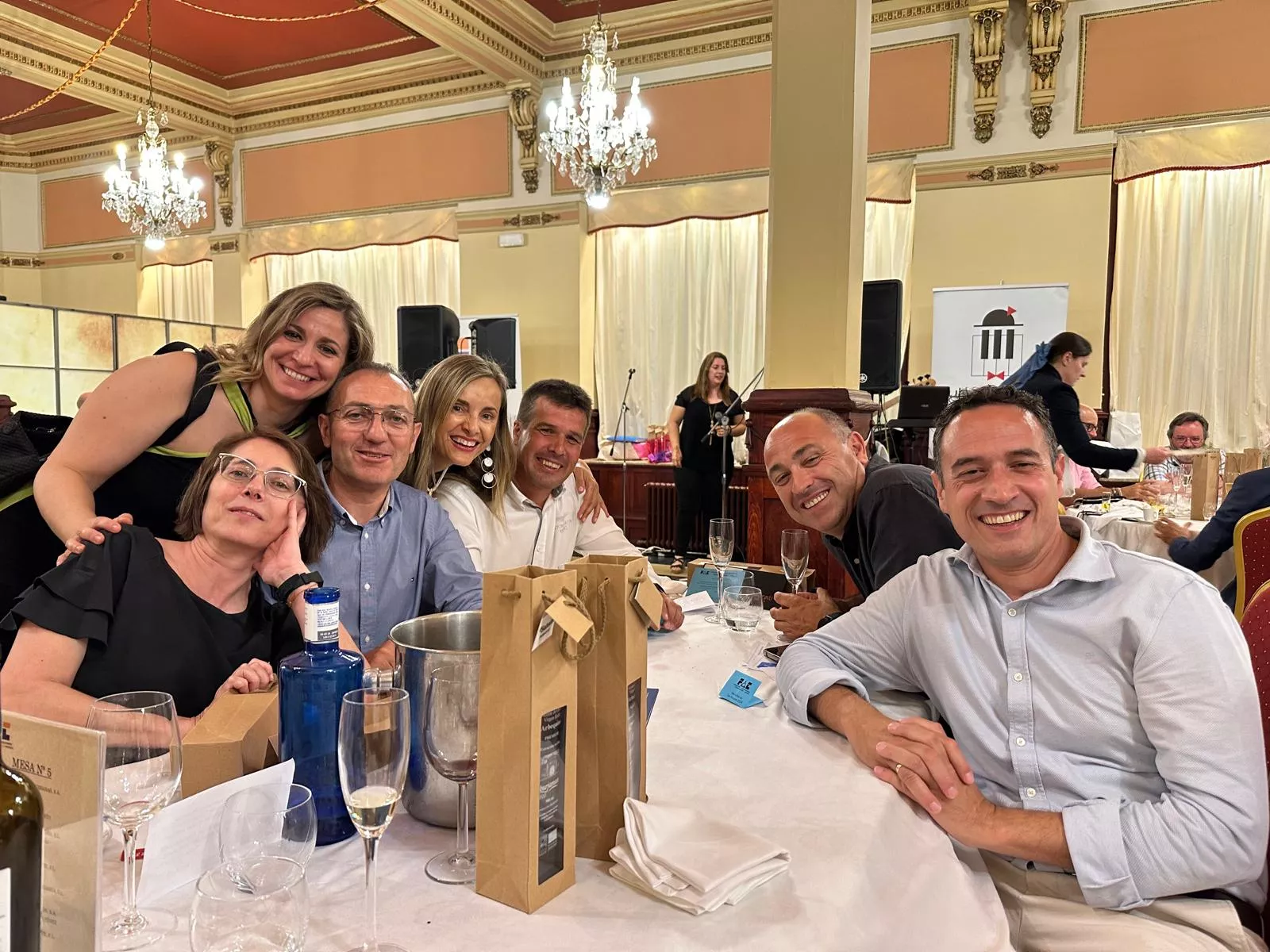 La Federación de Asociaciones de la Construcción de Huesca celebrando San Antón 