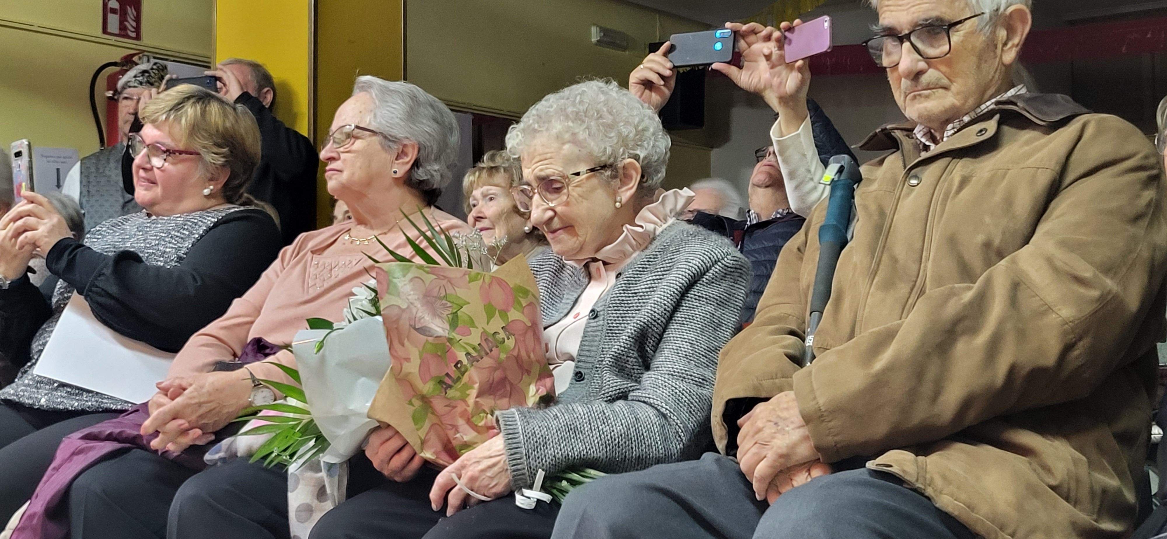 Imágenes del homenaje a Angelines Palacio. Foto Myriam Martínez 