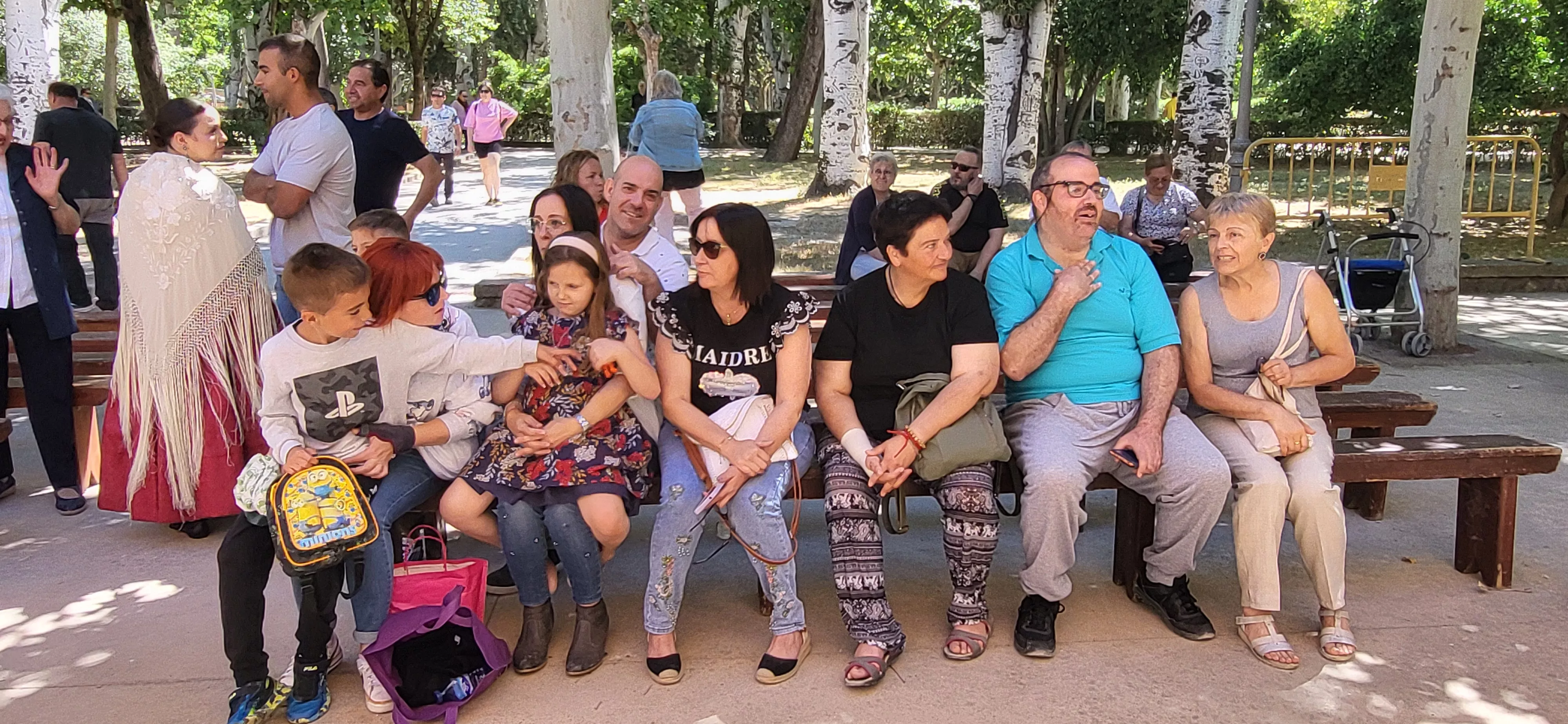 Actuación de la Escuela Alborozo en el parque Miguel Servet. Foto Mercedes Manterola