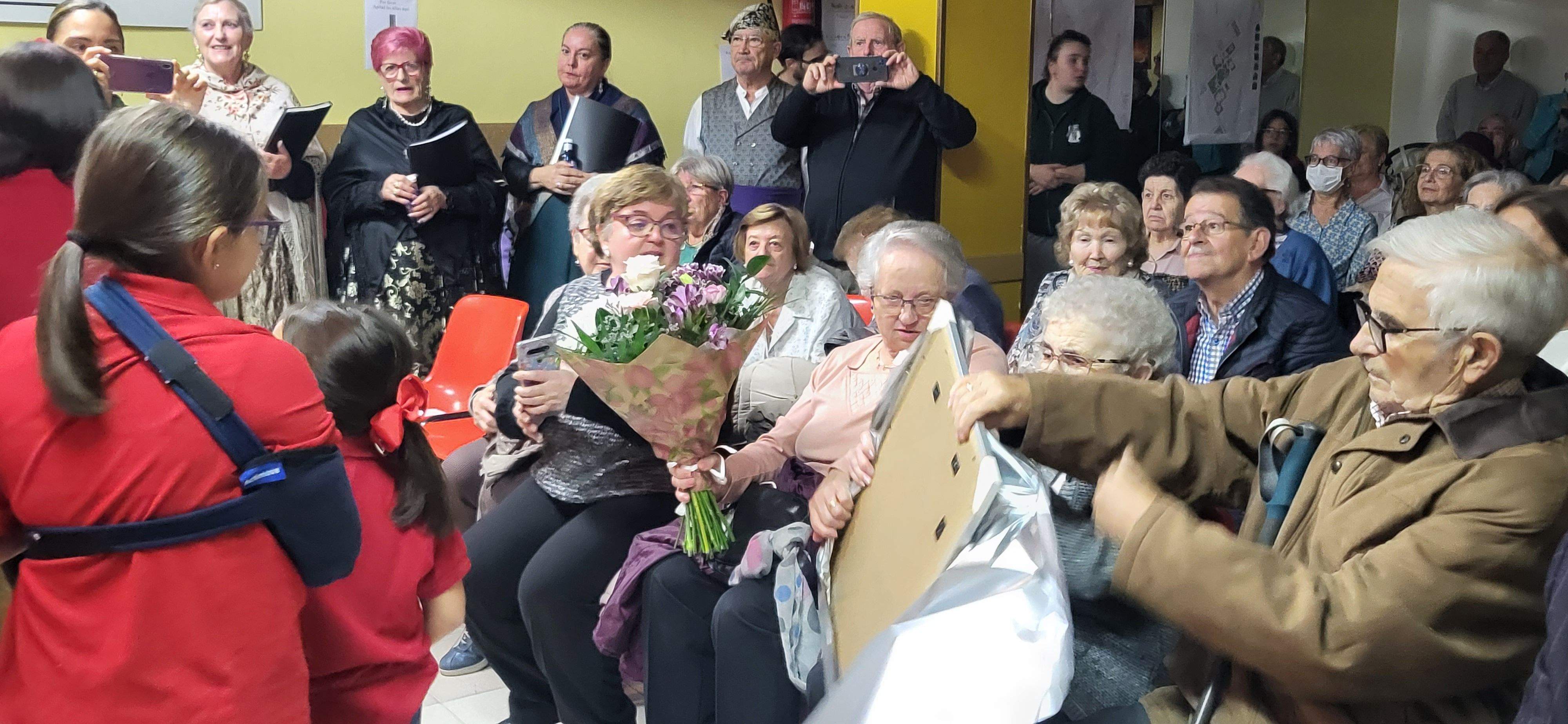 Imágenes del homenaje a Angelines Palacio. Foto Myriam Martínez 