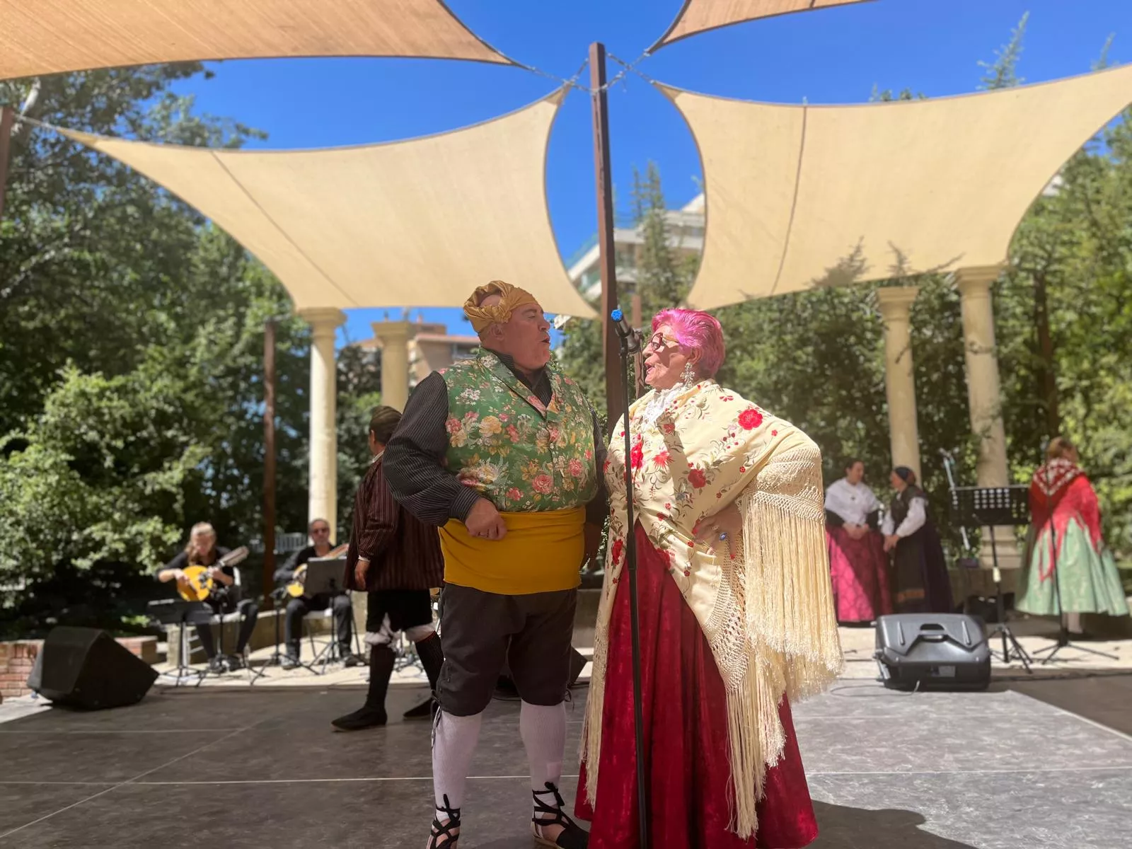 Actuación de la Escuela Alborozo en el parque Miguel Servet. Foto Mercedes Manterola