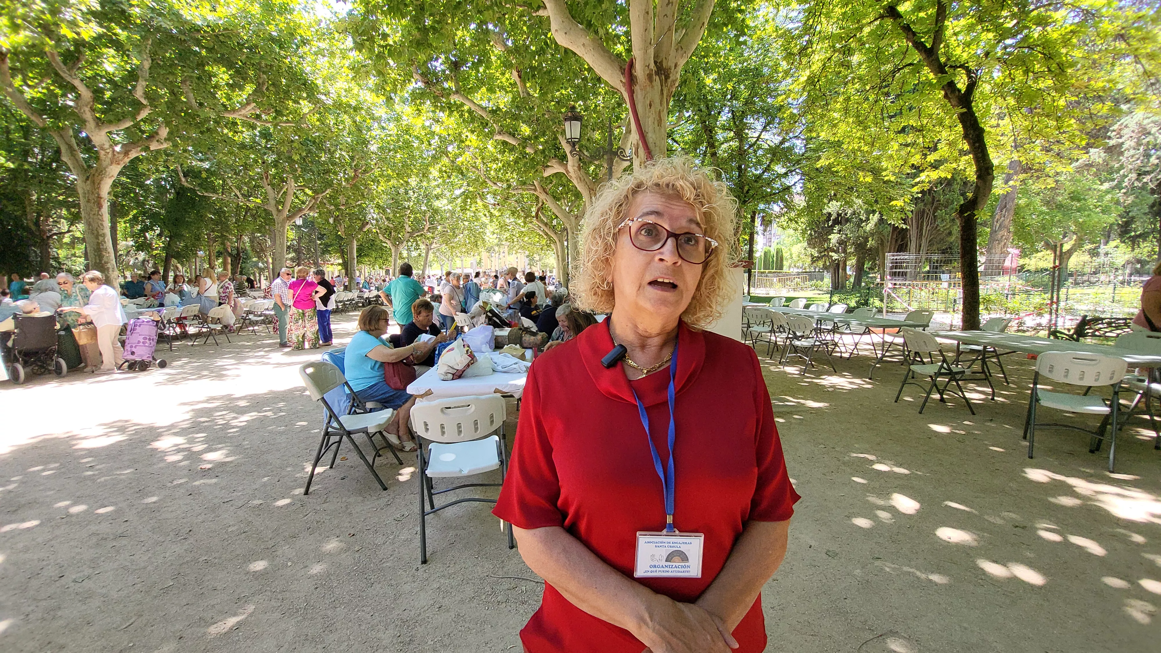 Encuentro de Bolillos de Huesca en el parque Miguel Servet. Foto Mercedes Manterola