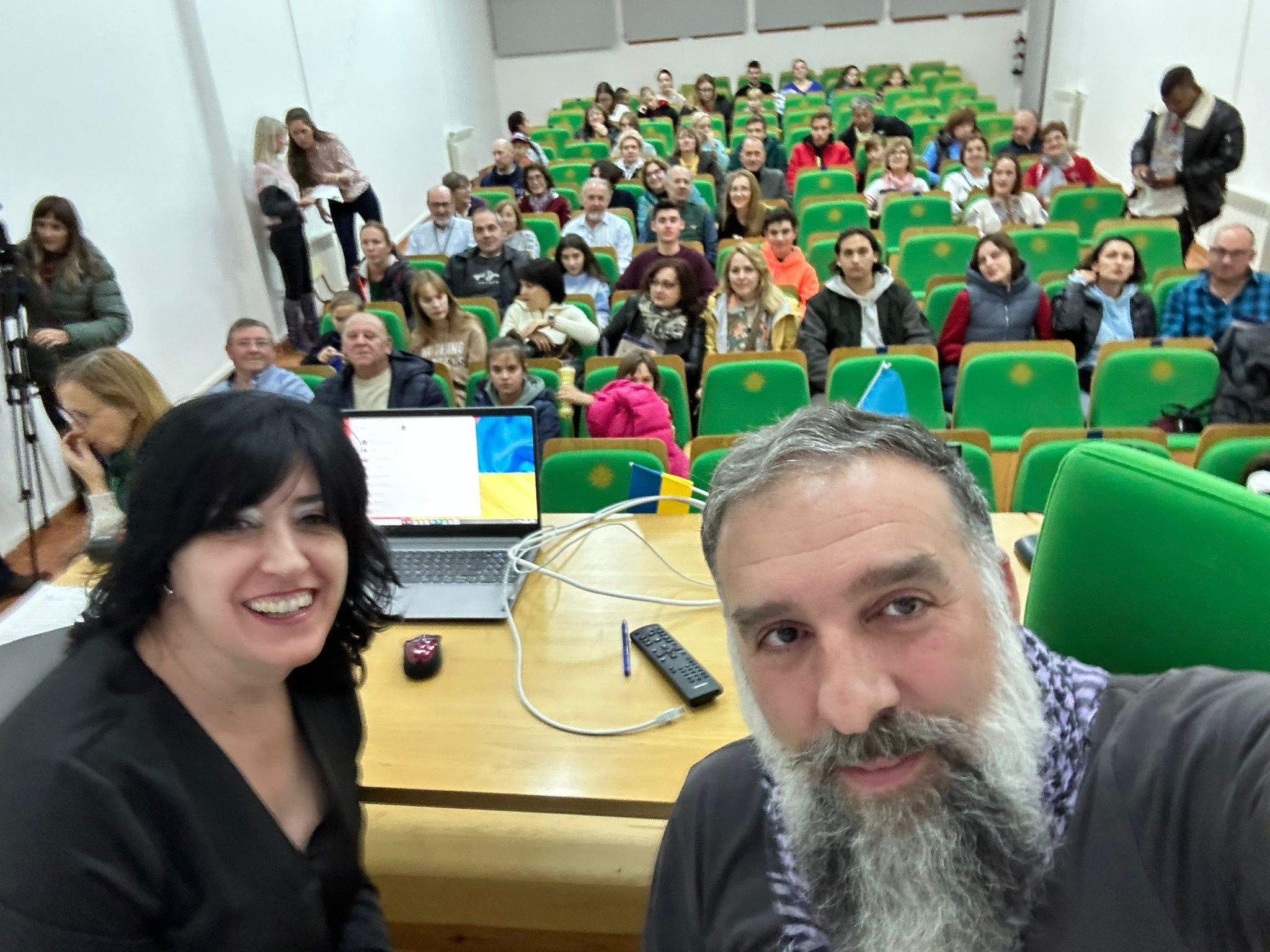 Javier Martín, con la poetisa Cristina Jiménez, en Andorra.