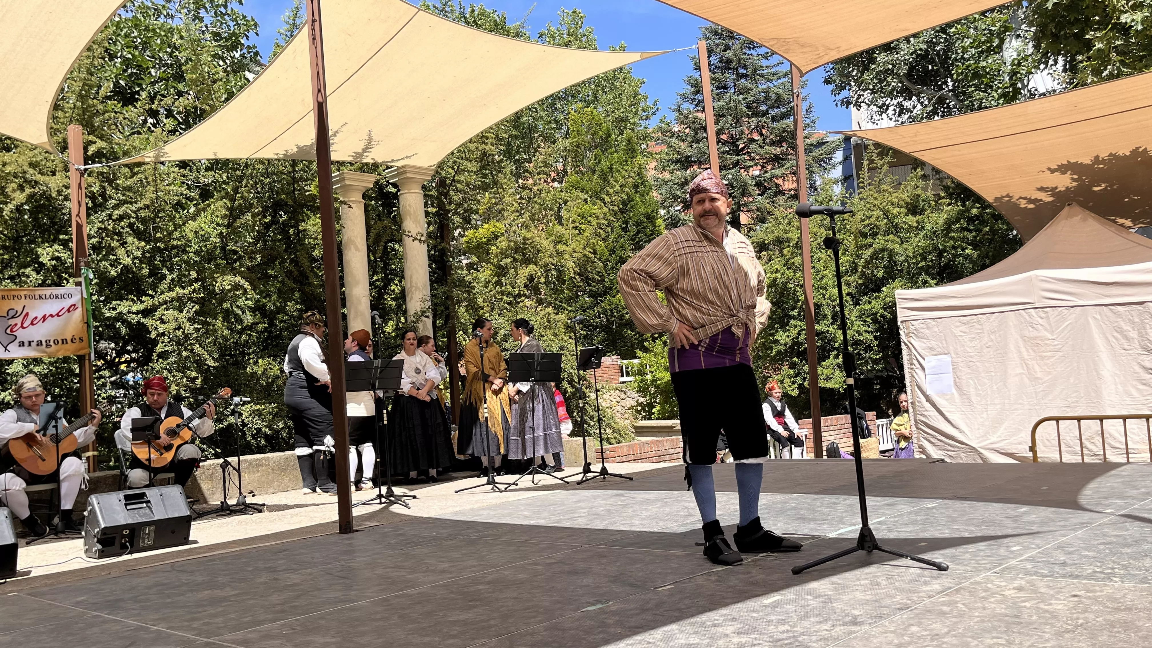 Actuación del grupo folklórico Elenco Aragonés en el Ciclo de Primavera de Huesca. Foto Mercedes Manterola