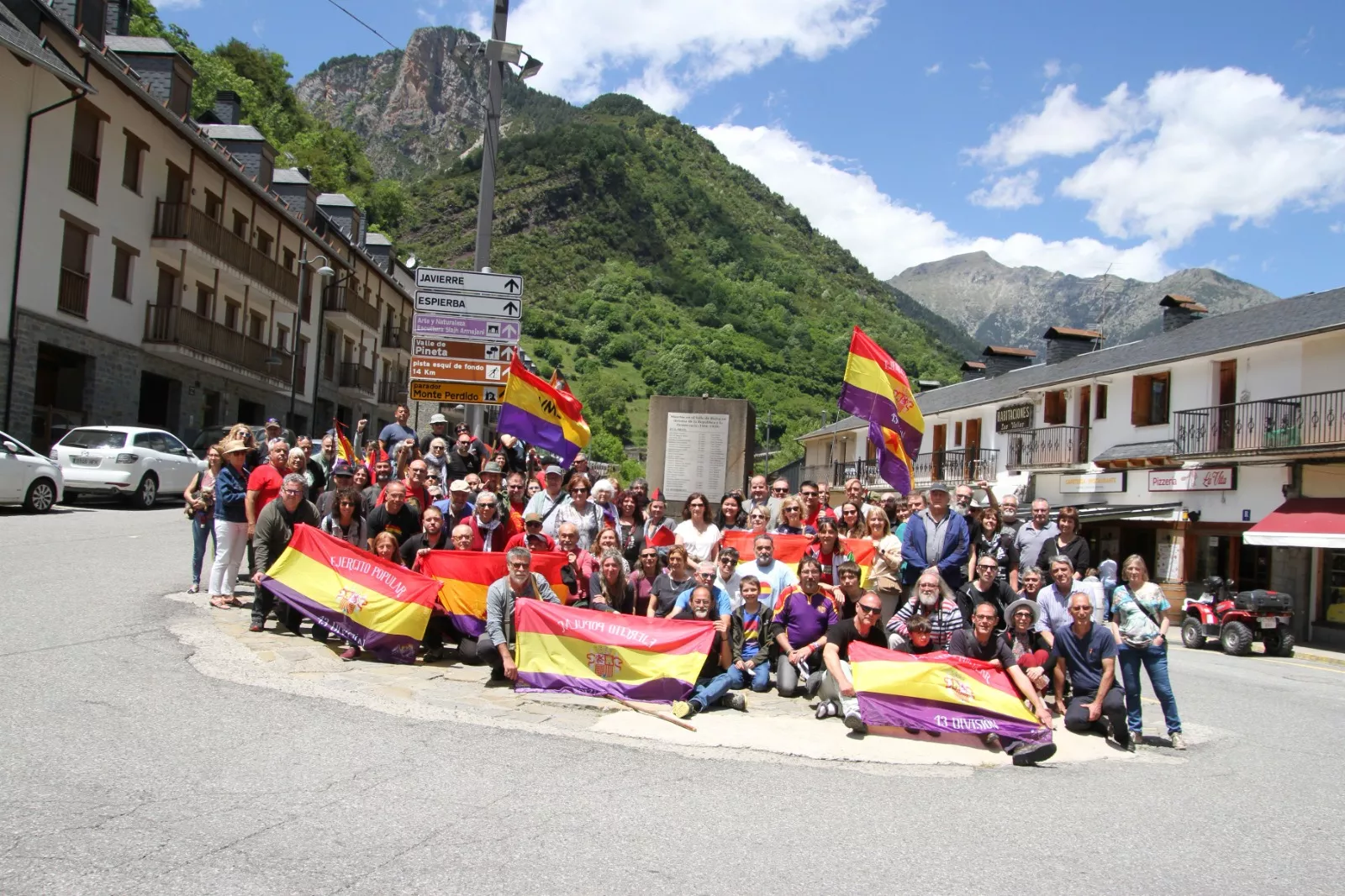 Foto grupal de los participantes en las jornadas de la Bolsa de Bielsa. Foto Carlos Neofato