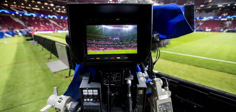 Imagen de una cámara de televisión en un estadio de fútbol de LaLiga. Foto: LaLiga
