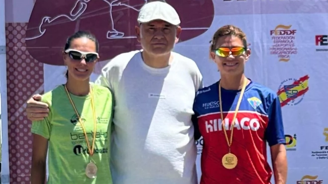 Maite Ríos, derecha, campeona de España de sordos en 1.500. Maite Ríos, derecha, campeona de España de sordos en 1.500.