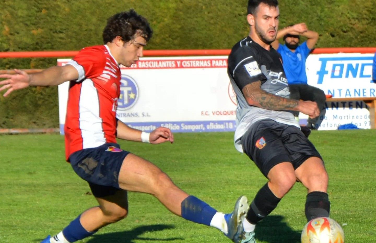 Un momento del Tardienta 3-3 Fraga. Foto: UD Fraga