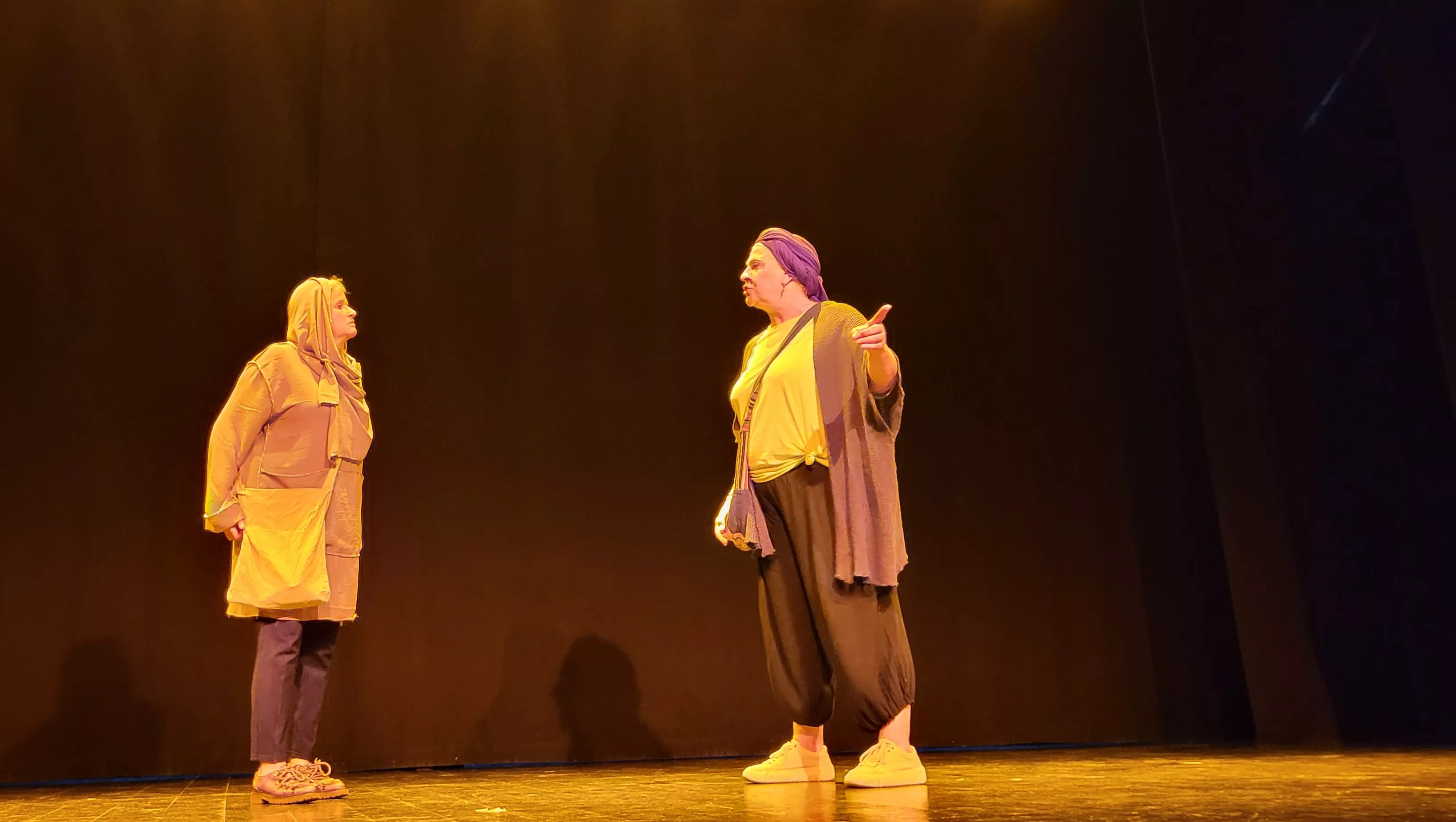 Actuación de Alboroque en la Muestra de Teatro y Danza Joven de Huesca. Foto Mercedes Manterola