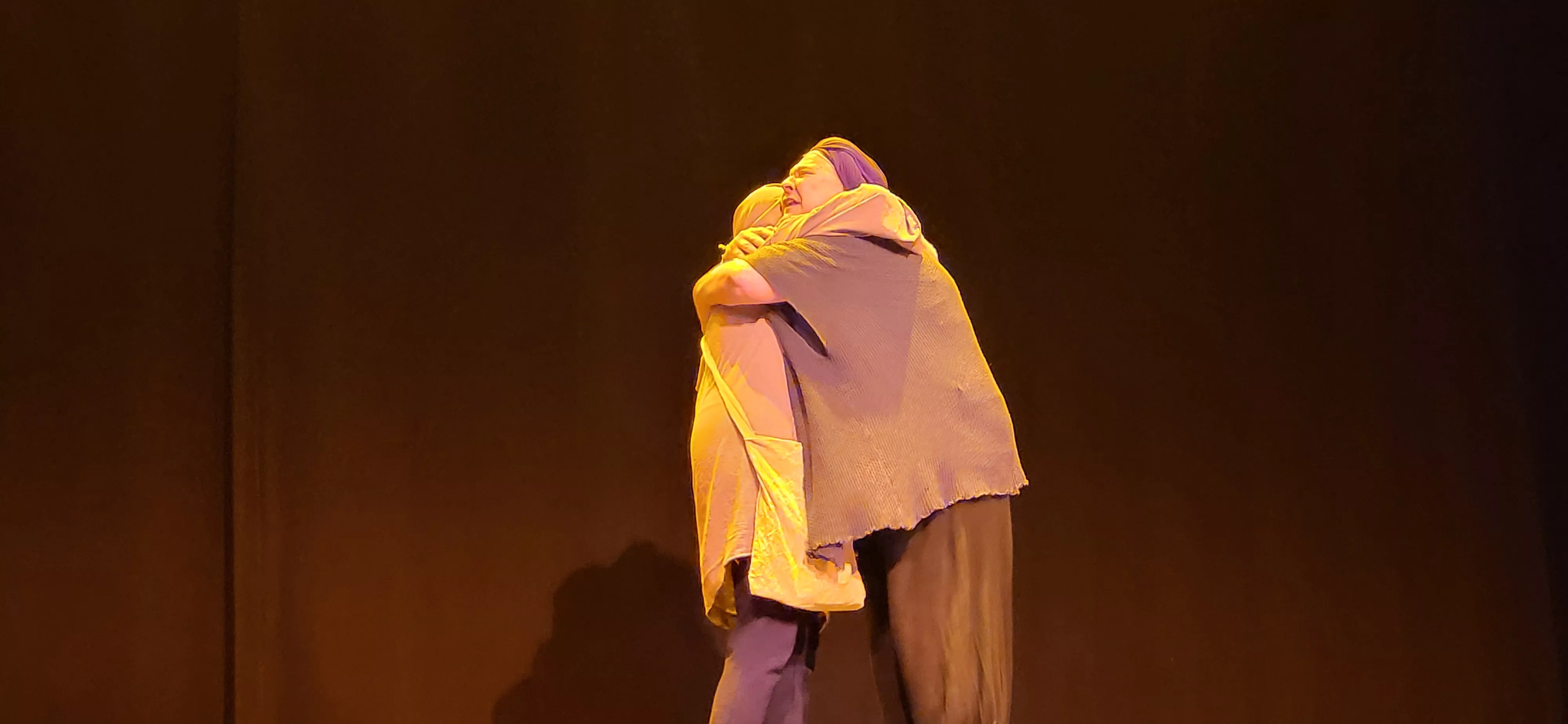 Actuación de Alboroque en la Muestra de Teatro y Danza Joven de Huesca. Foto Mercedes Manterola