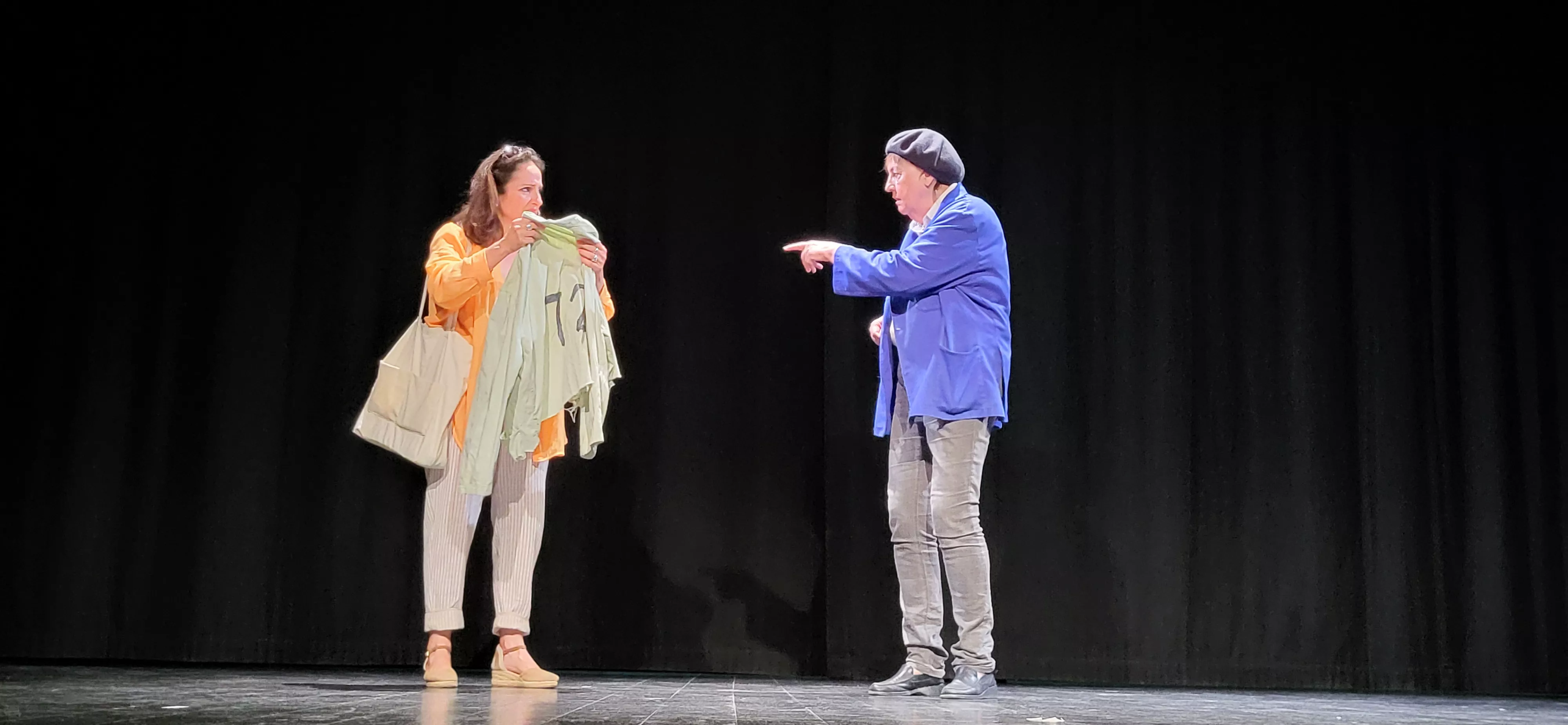 Actuación de Alboroque en la Muestra de Teatro y Danza Joven de Huesca. Foto Mercedes Manterola