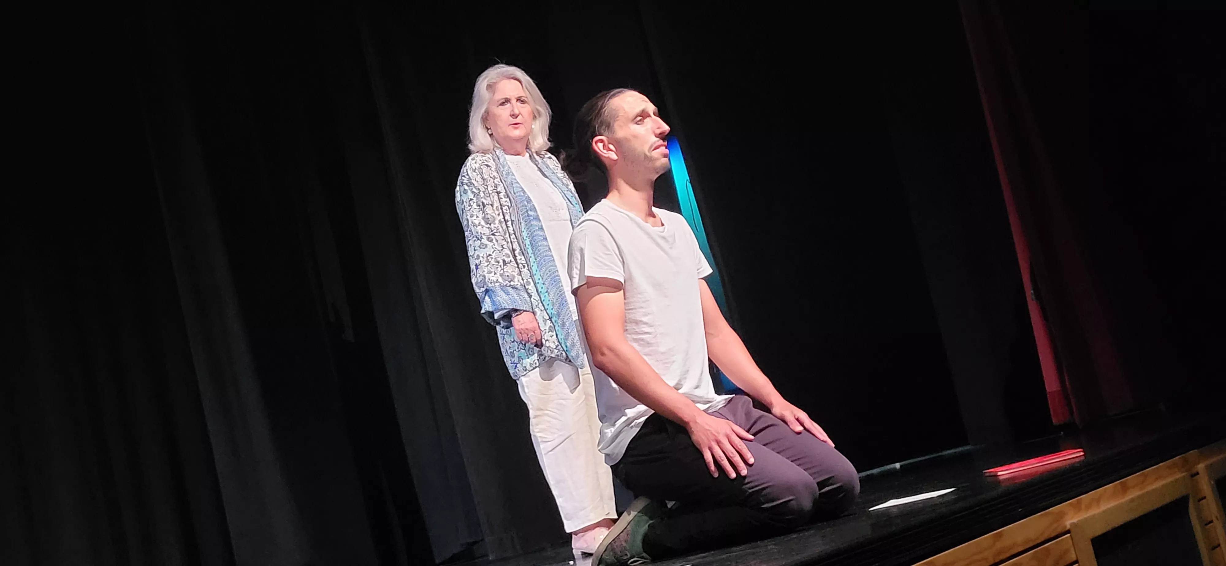 Actuación de Alboroque en la Muestra de Teatro y Danza Joven de Huesca. Foto Mercedes Manterola