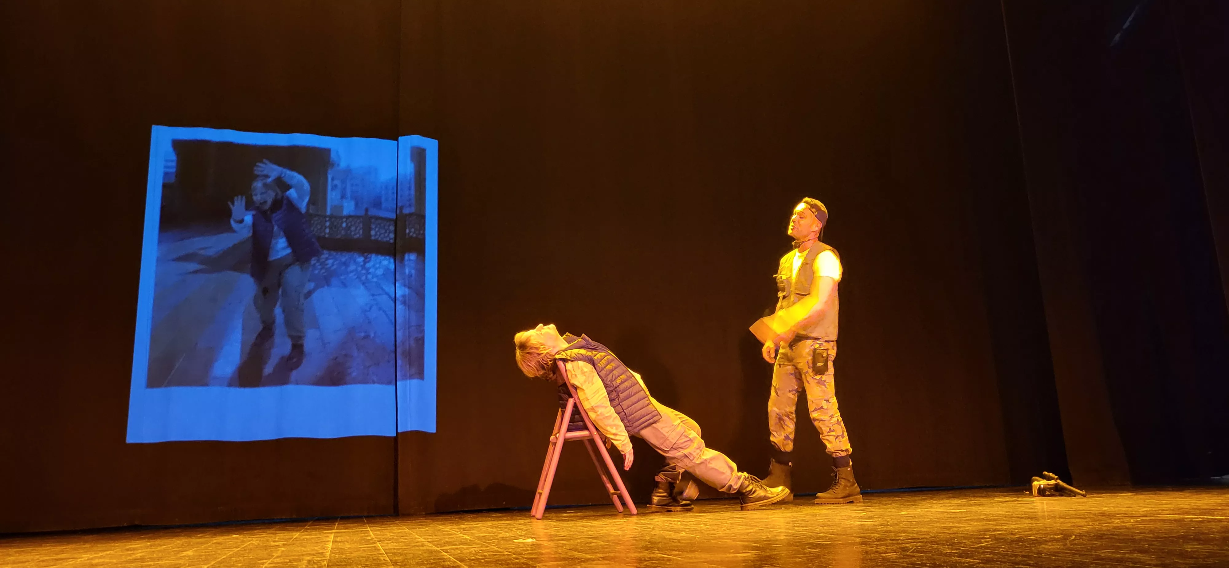 Actuación de Alboroque en la Muestra de Teatro y Danza Joven de Huesca. Foto Mercedes Manterola