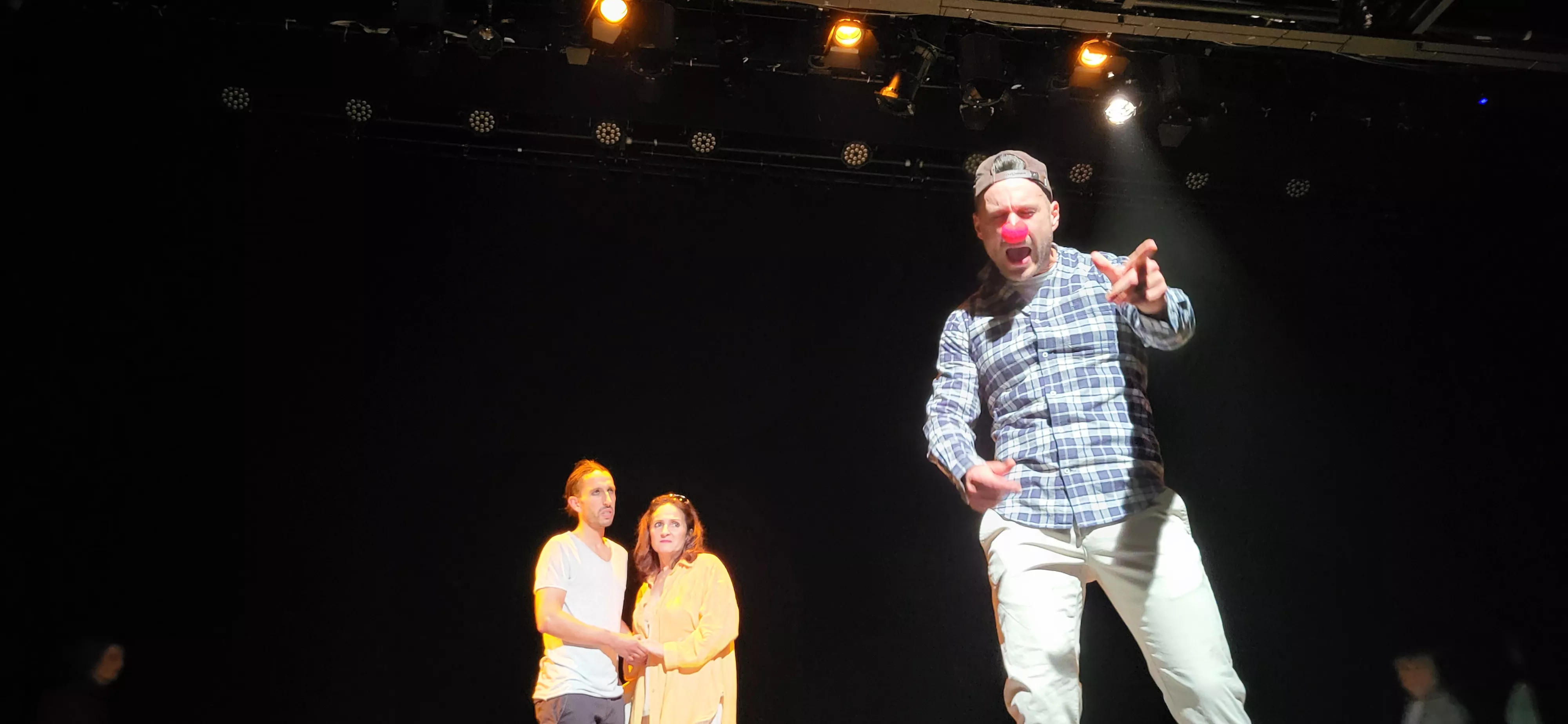 Actuación de Alboroque en la Muestra de Teatro y Danza Joven de Huesca. Foto Mercedes Manterola