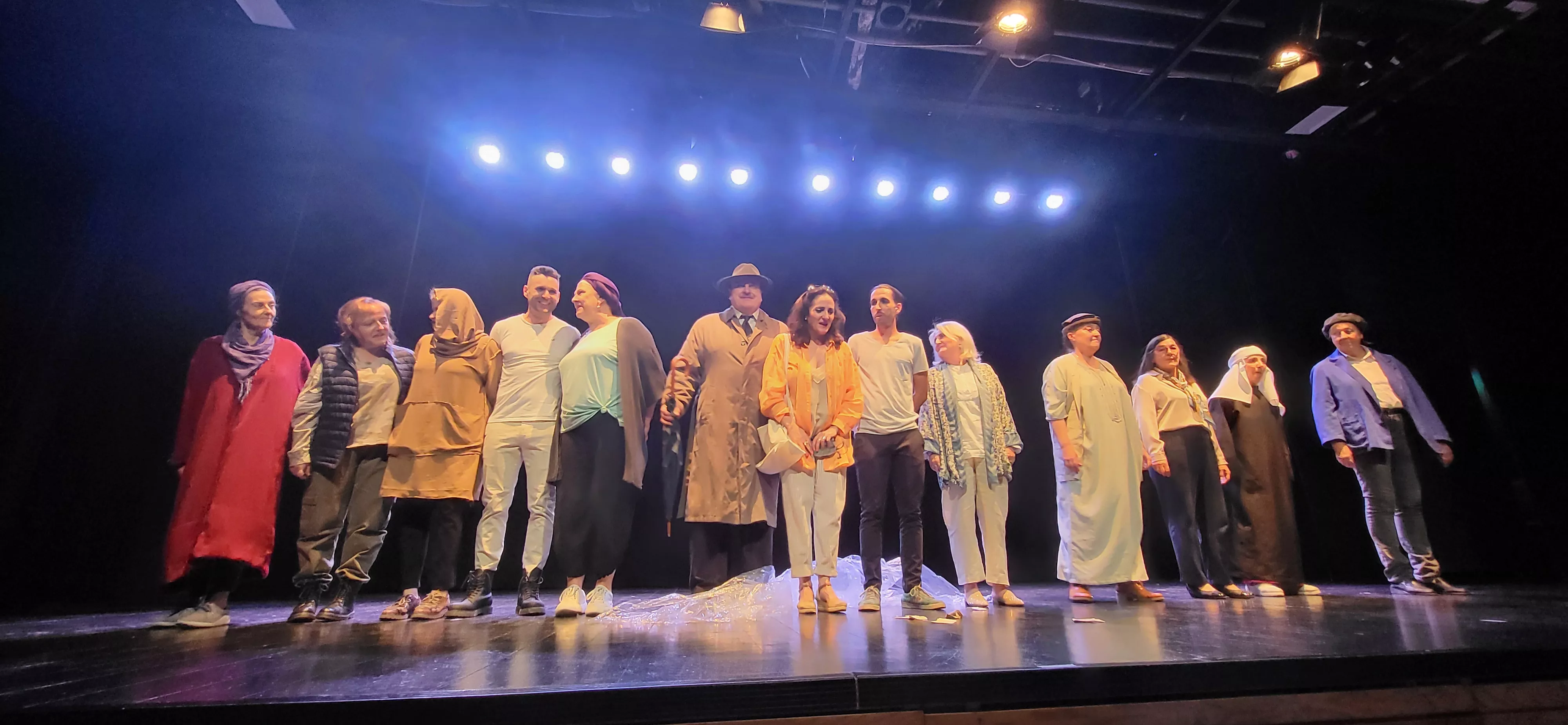 Actuación de Alboroque en la Muestra de Teatro y Danza Joven de Huesca. Foto Mercedes Manterola