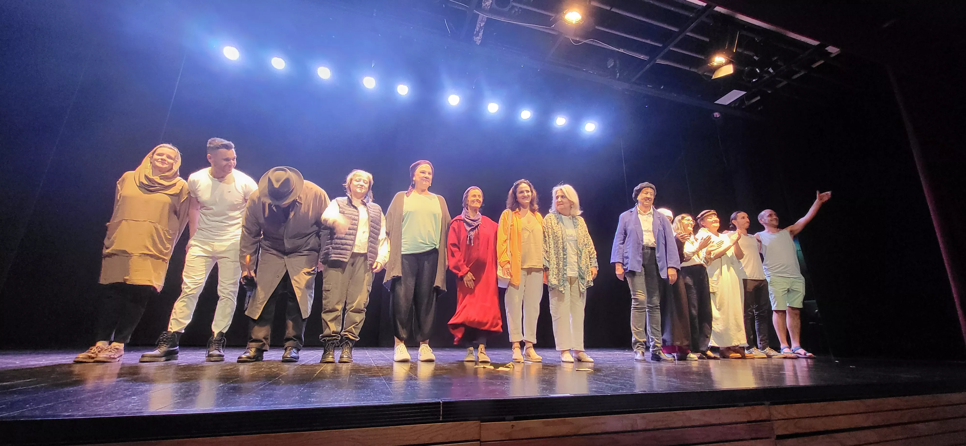 Actuación de Alboroque en la Muestra de Teatro y Danza Joven de Huesca. Foto Mercedes Manterola