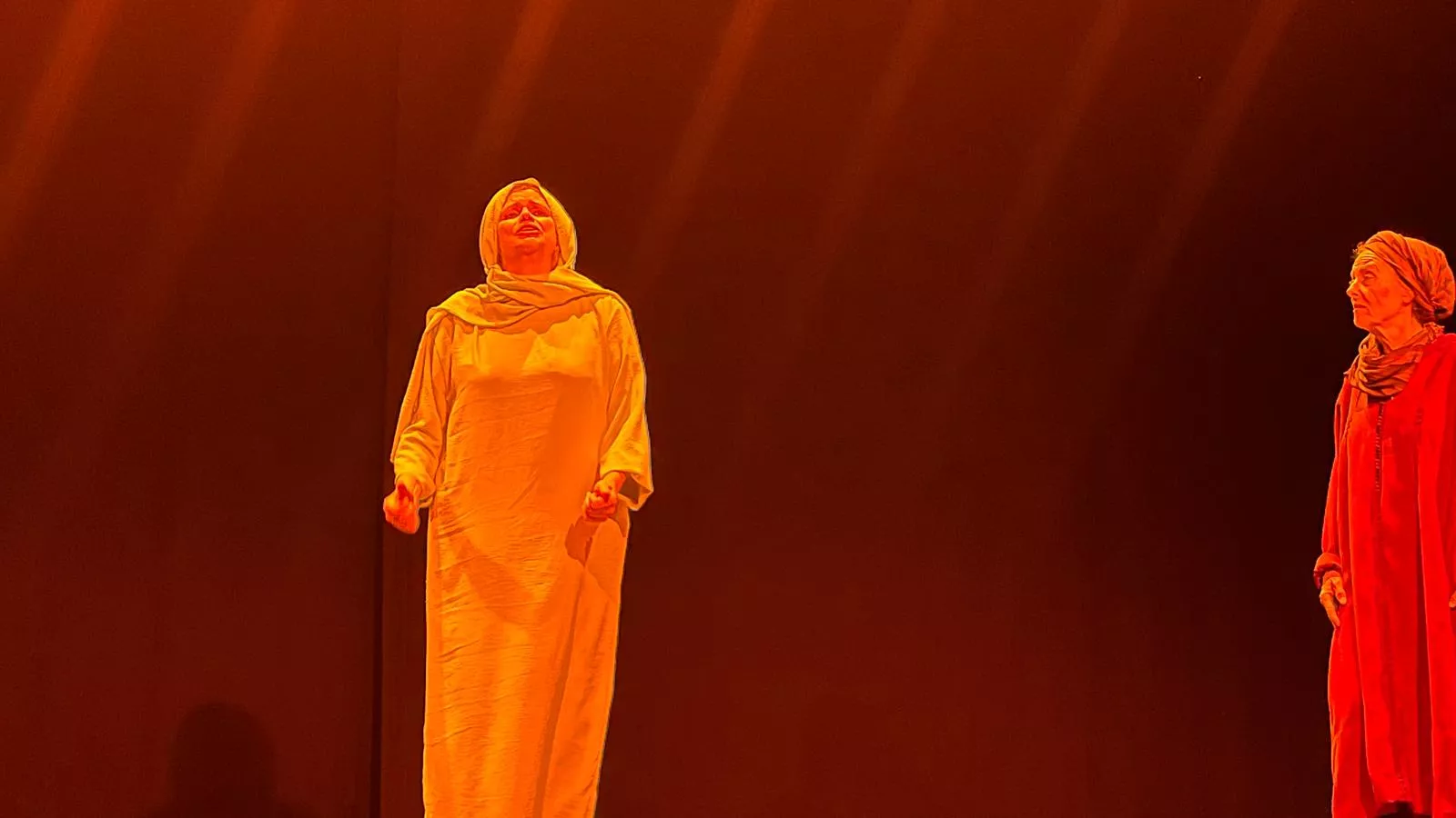 Actuación de Alboroque en la Muestra de Teatro y Danza Joven de Huesca. Foto Mercedes Manterola