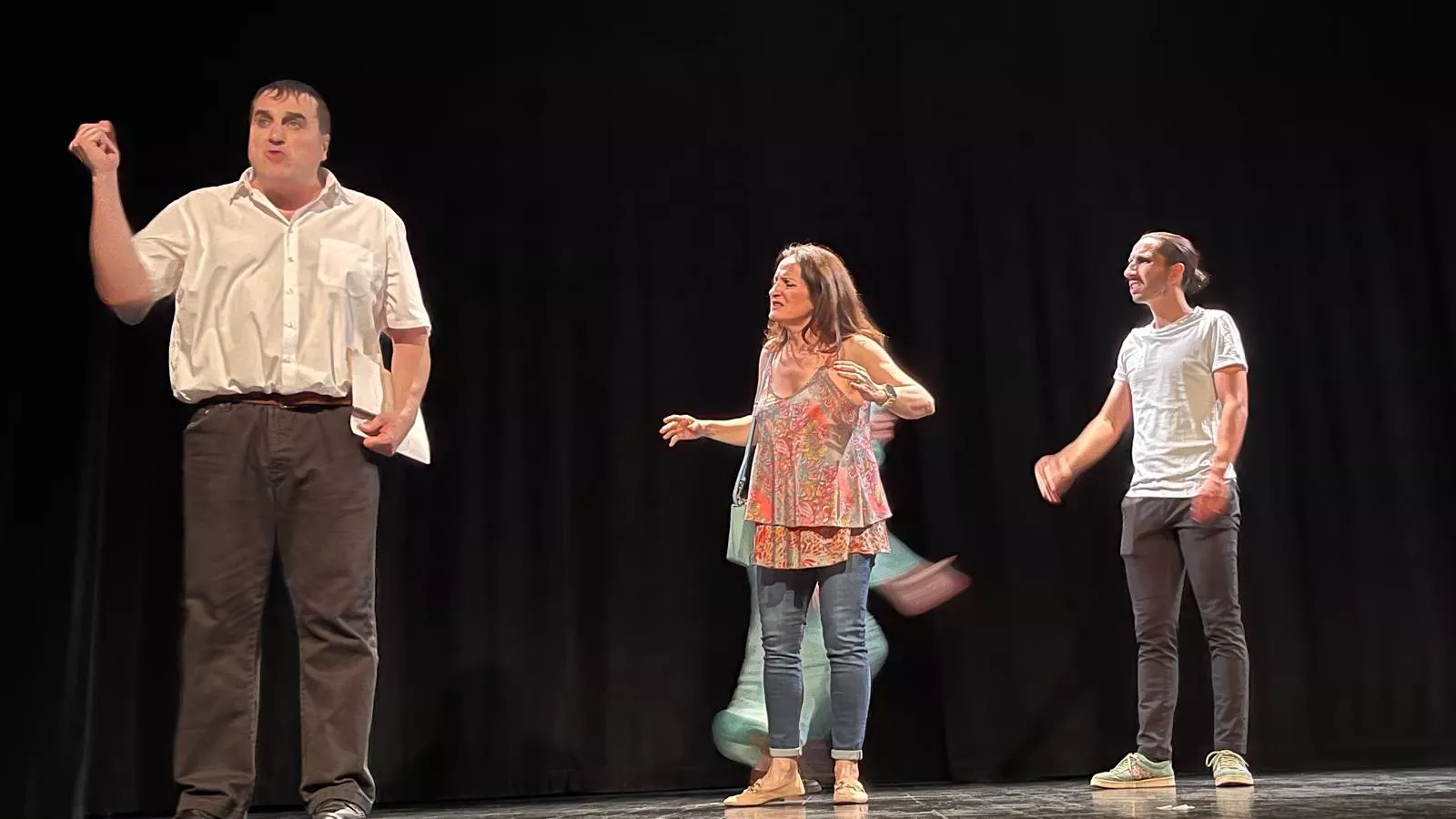 Actuación de Alboroque en la Muestra de Teatro y Danza Joven de Huesca. Foto Mercedes Manterola
