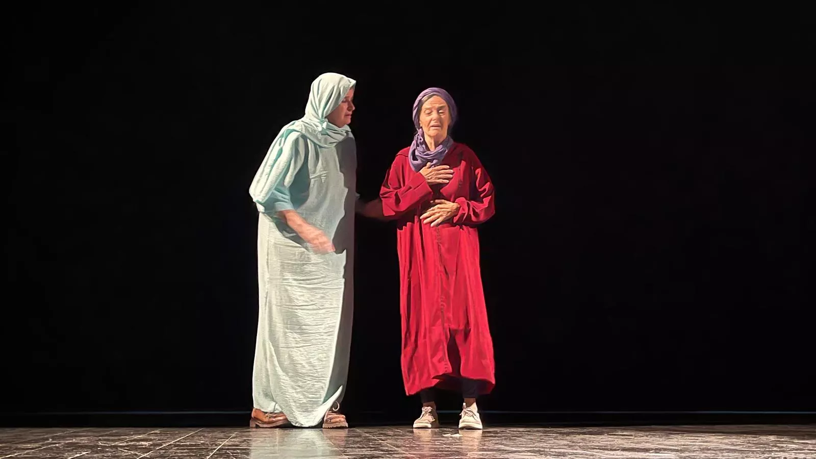 Actuación de Alboroque en la Muestra de Teatro y Danza Joven de Huesca. Foto Mercedes Manterola