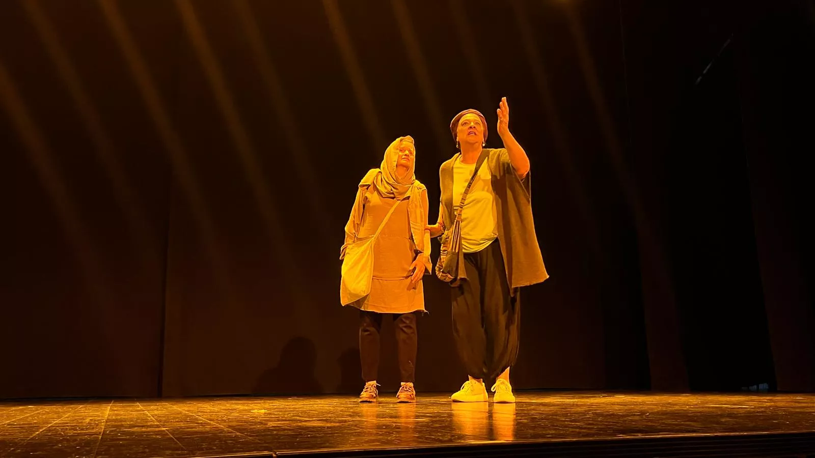 Actuación de Alboroque en la Muestra de Teatro y Danza Joven de Huesca. Foto Mercedes Manterola