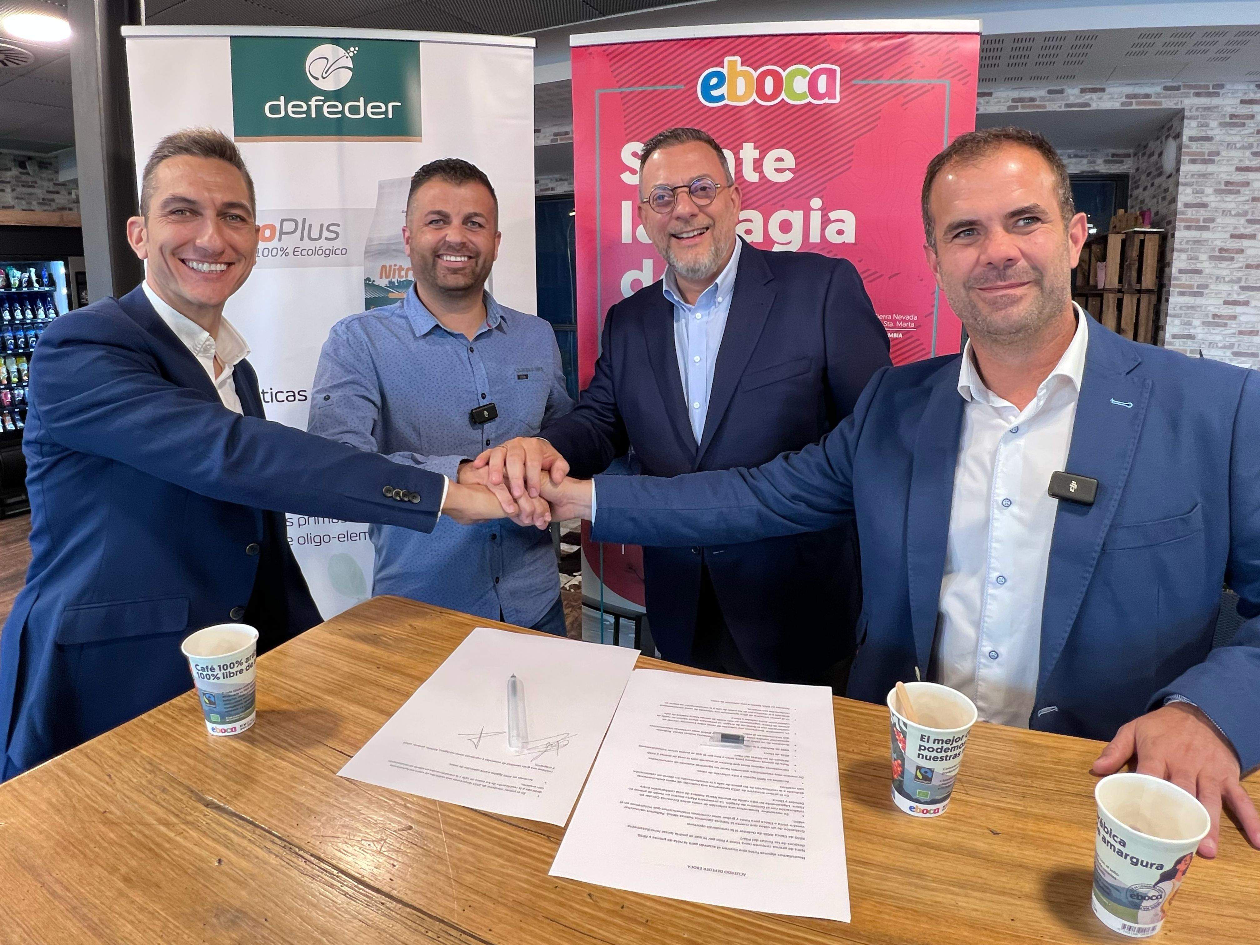 Manuel Torres y Raúl Benito, con los hermanos Joaquín y Raúl Saila, de Eboca y Defeder Alcolea