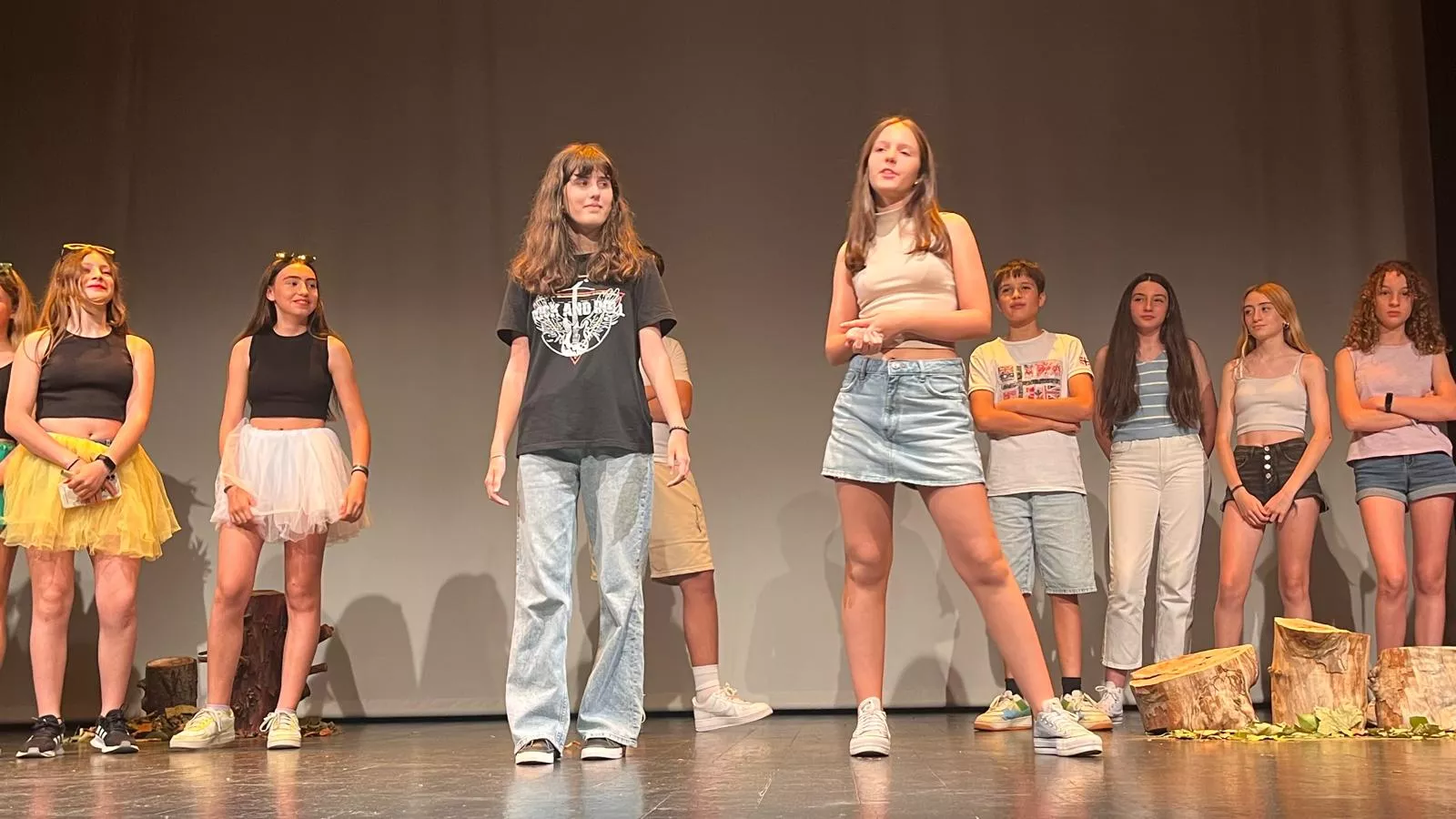Actuación de La ventana teatro con la obra Pun(n)ck en la Muestra de Teatro y Danza Joven. Foto Mercedes Manterola