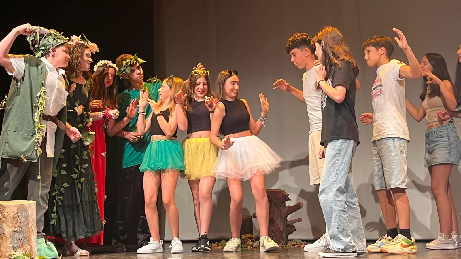 Actuación de La ventana teatro con la obra Pun(n)ck en la Muestra de Teatro y Danza Joven. Foto Mercedes Manterola