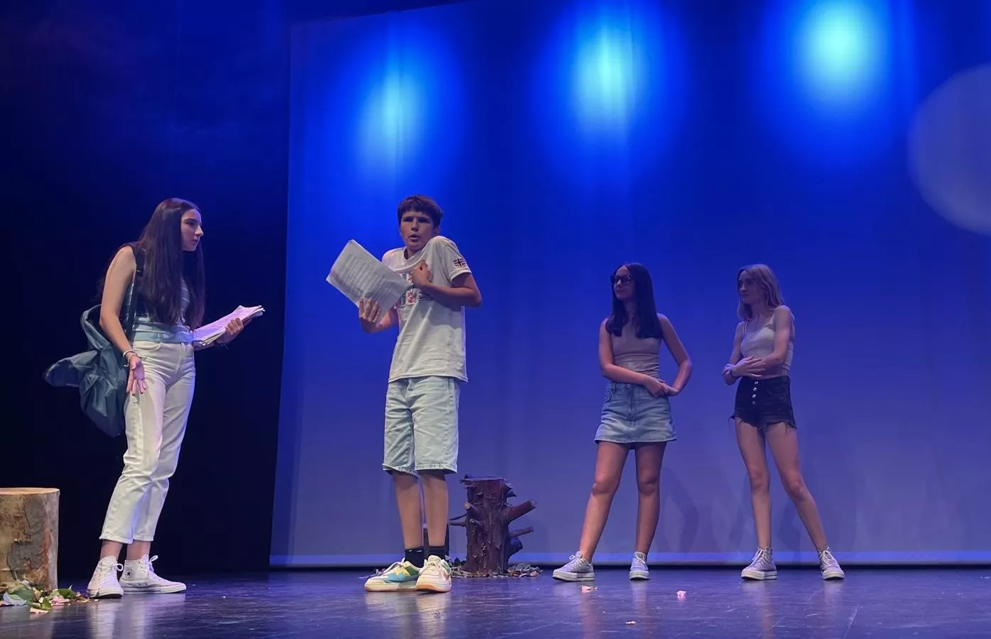 Actuación de La ventana teatro con la obra Pun(n)ck en la Muestra de Teatro y Danza Joven. Foto Mercedes Manterola