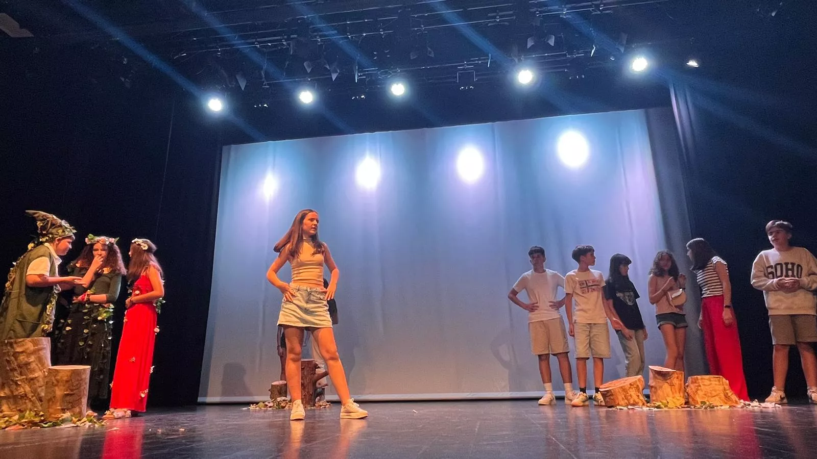 Actuación de La ventana teatro con la obra Pun(n)ck en la Muestra de Teatro y Danza Joven. Foto Mercedes Manterola