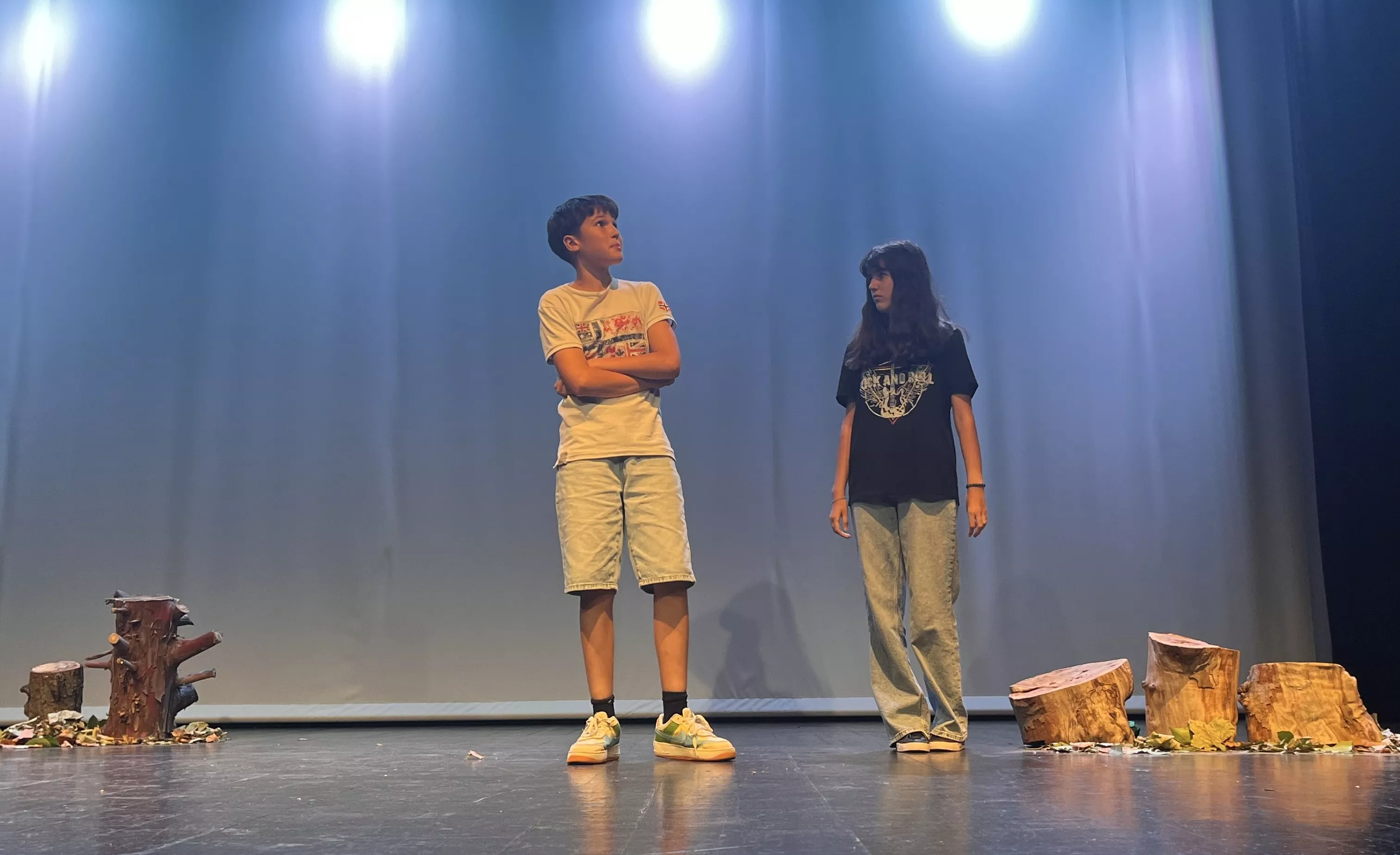 Actuación de La ventana teatro con la obra Pun(n)ck en la Muestra de Teatro y Danza Joven. Foto Mercedes Manterola