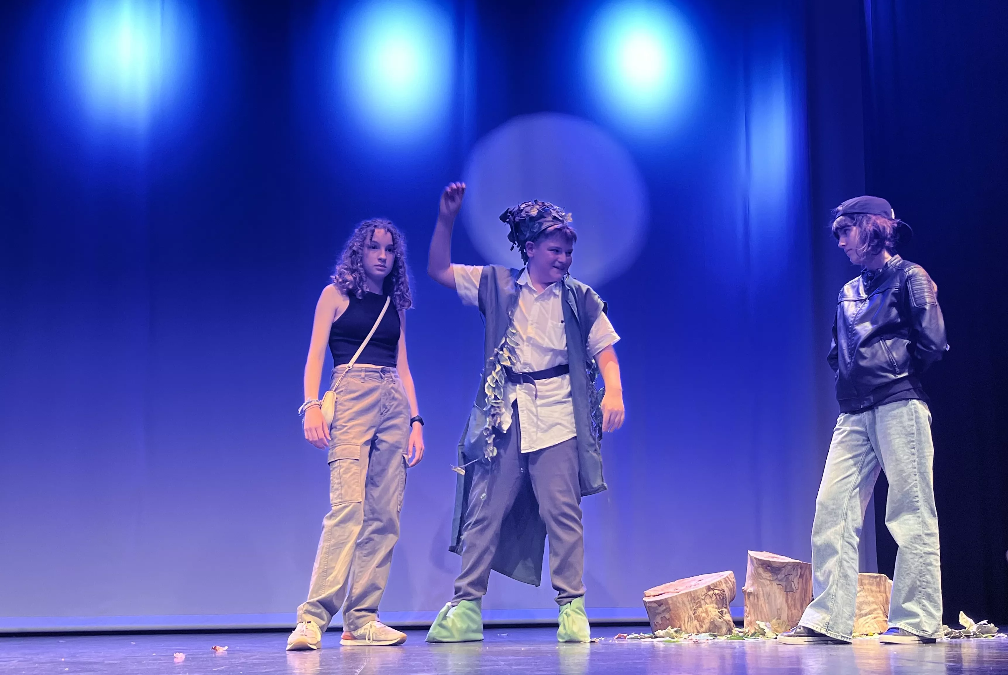 Actuación de La ventana teatro con la obra Pun(n)ck en la Muestra de Teatro y Danza Joven. Foto Mercedes Manterola