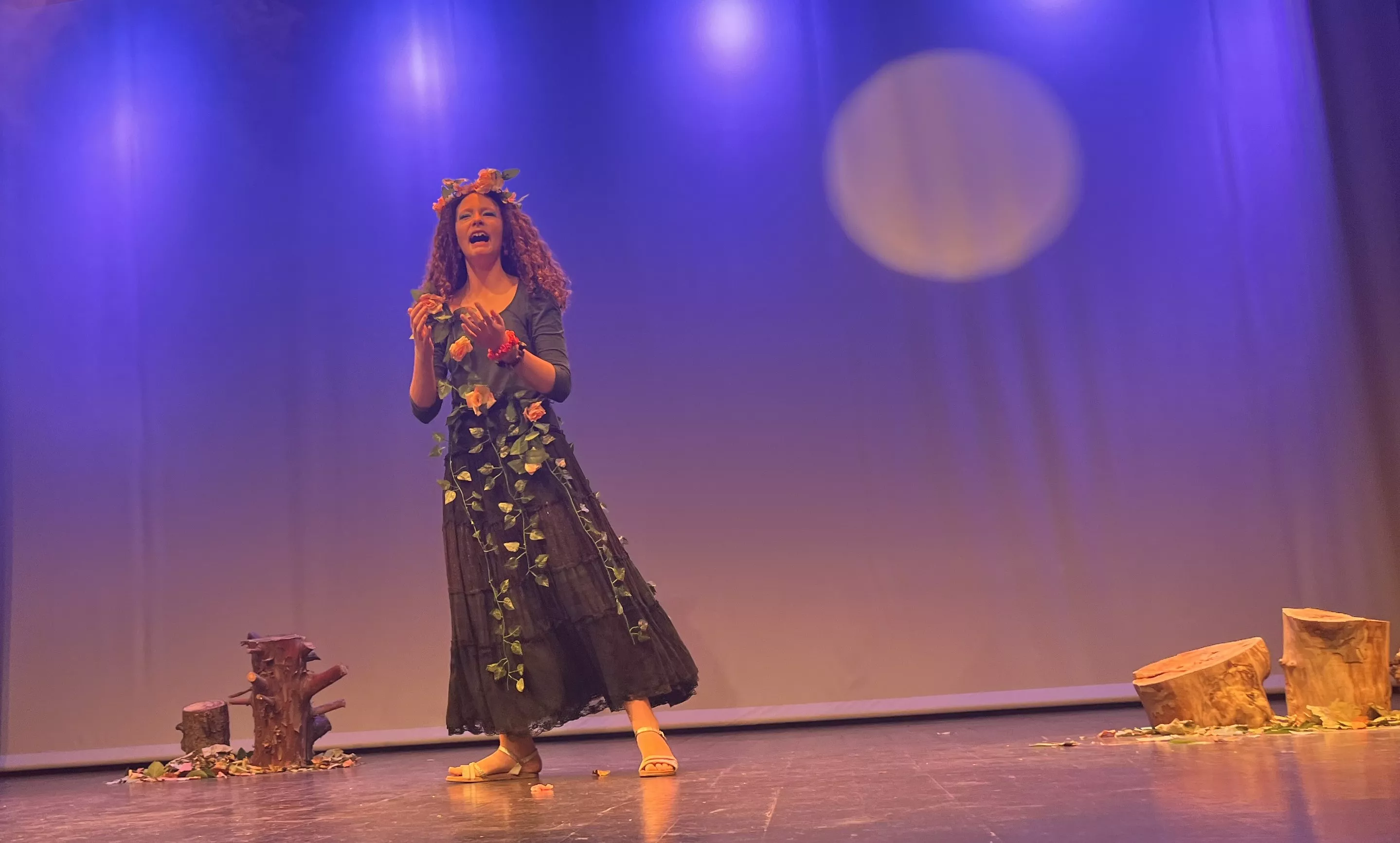 Actuación de La ventana teatro con la obra Pun(n)ck en la Muestra de Teatro y Danza Joven. Foto Mercedes Manterola