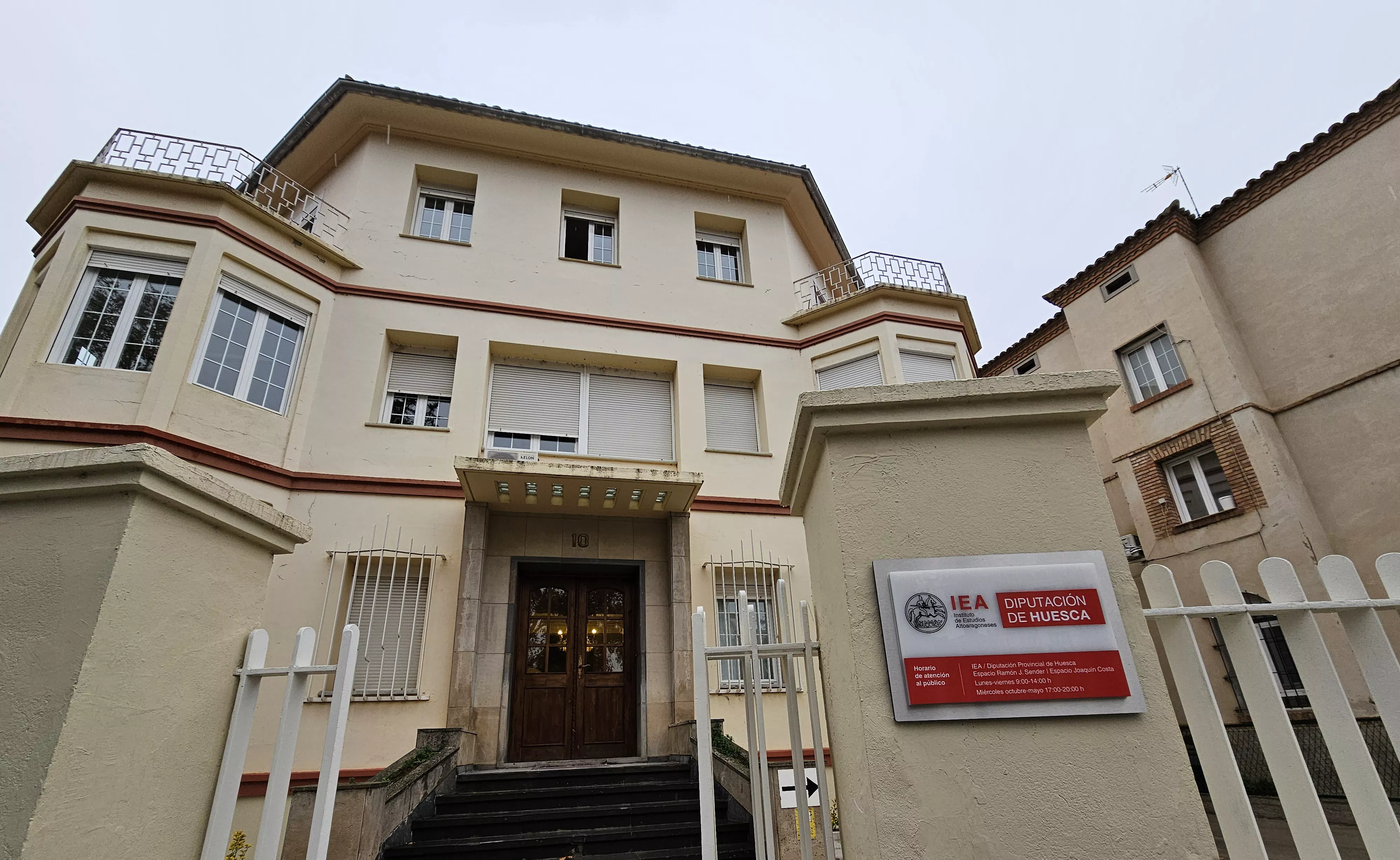 Edificio del Instituto de Estudios Altoaragoneses.