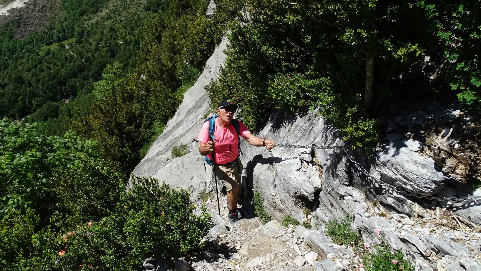 Por la zona kárstica de Montaspro. Foto Alfredo Zazo