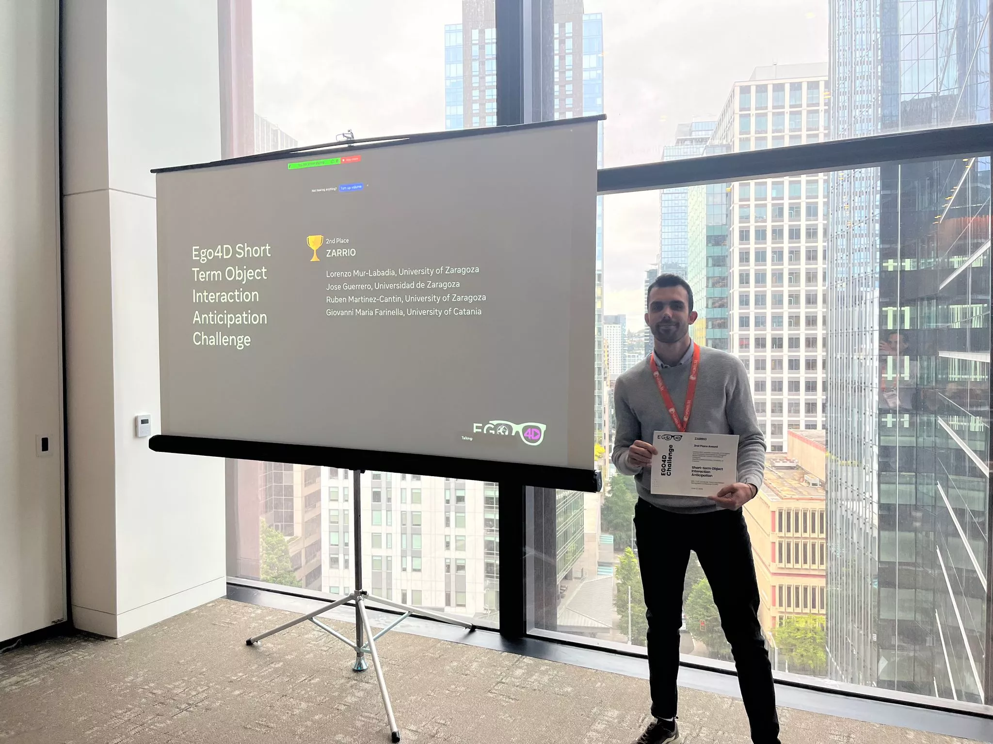 Lorenzo Mur, en Seattle con el premio